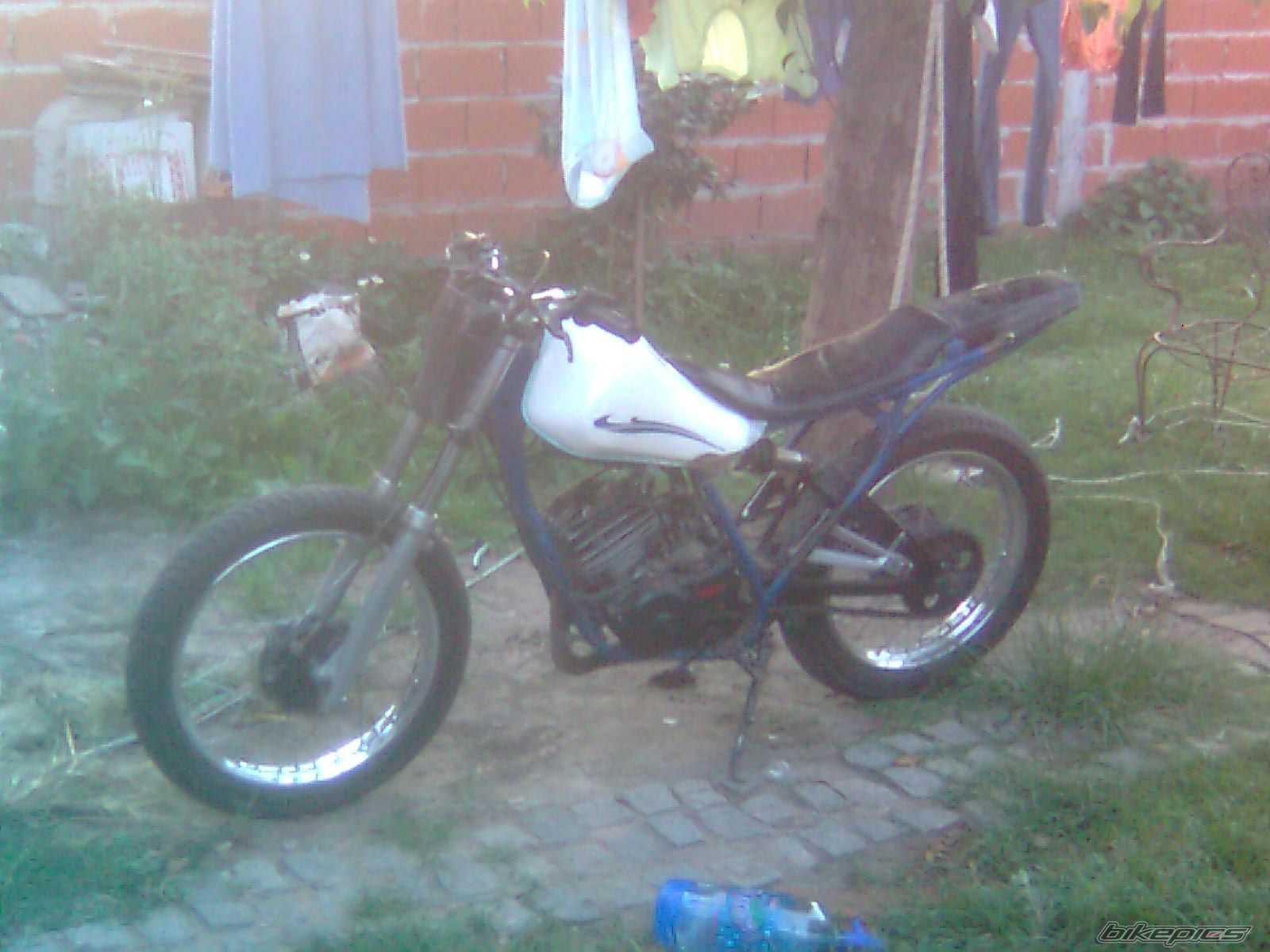 Photo 1893918