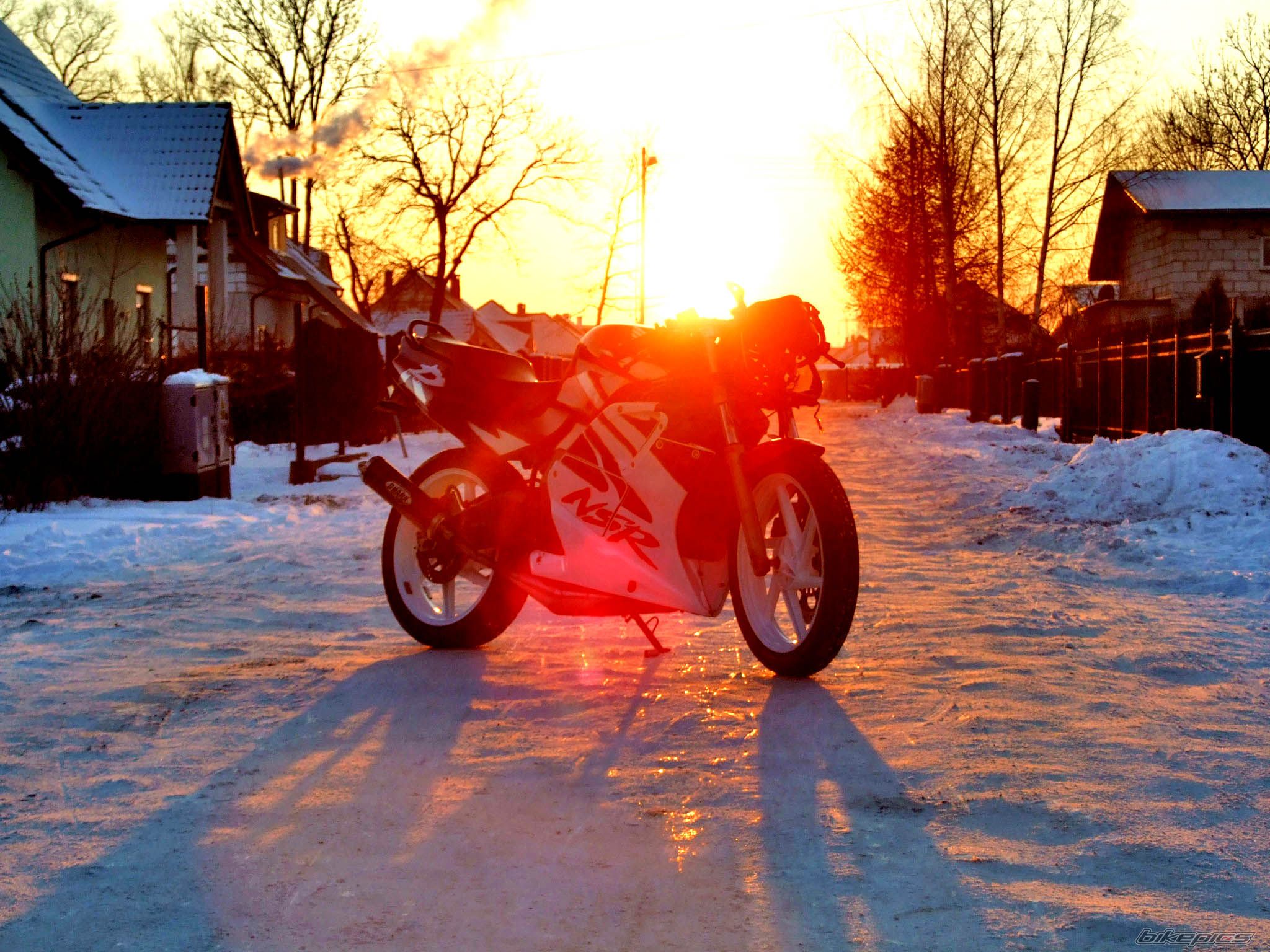 Photo 1894680