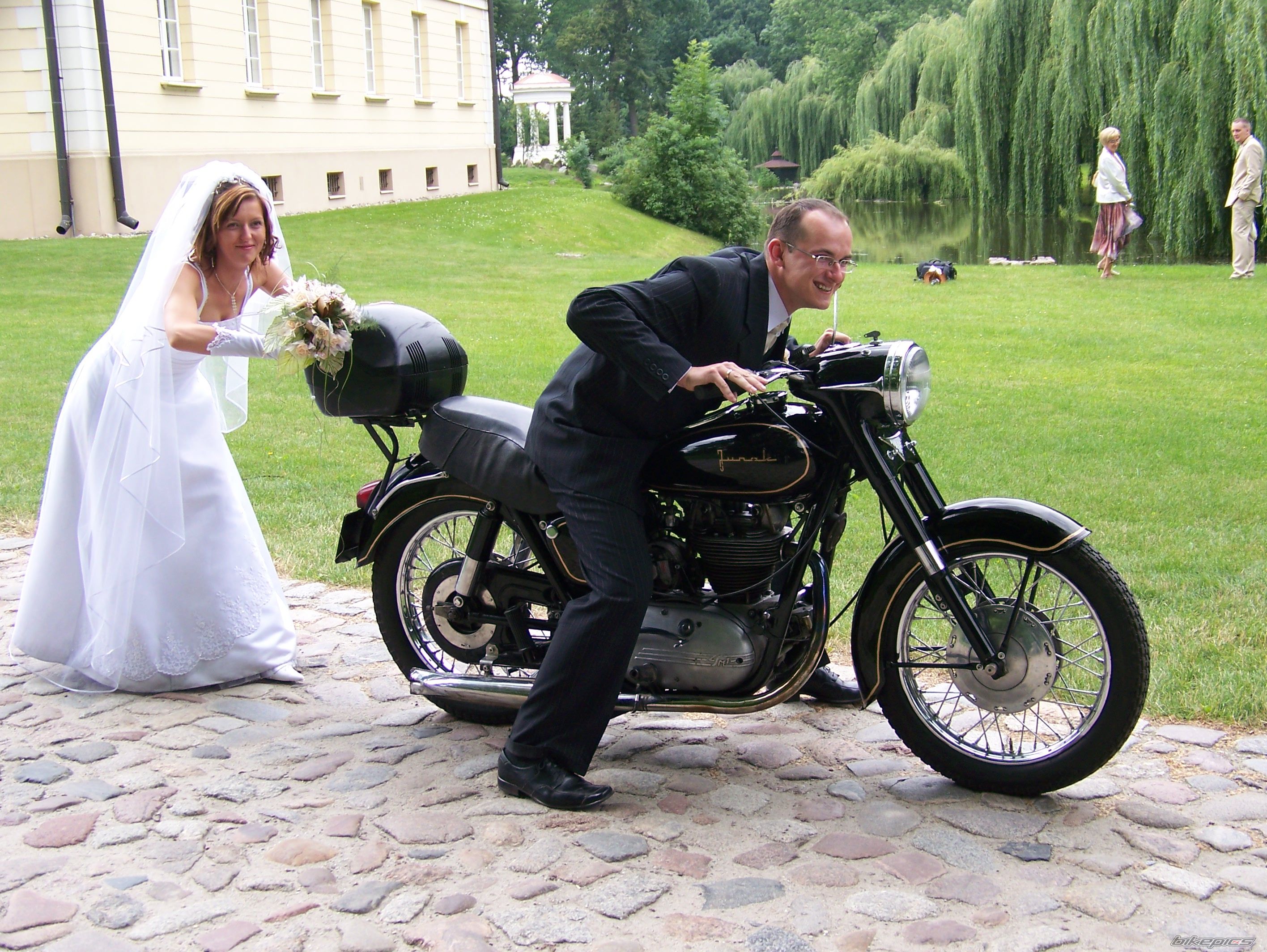 Bike Photo 1898125