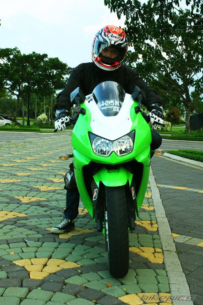 Bike Photo 1902052
