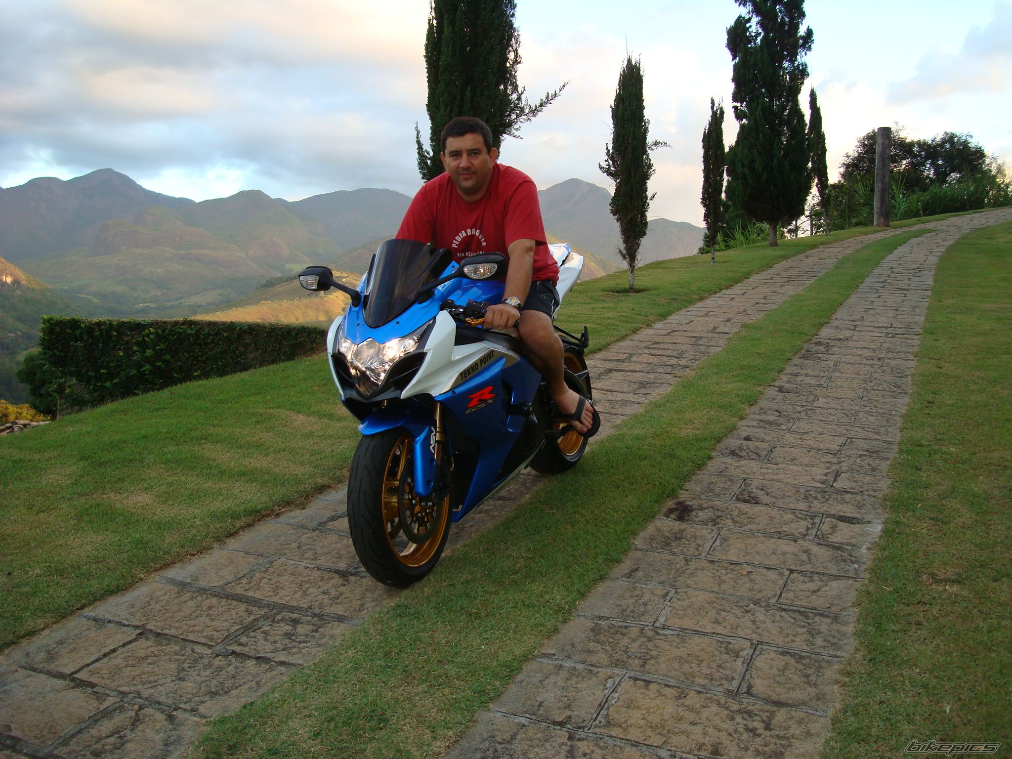 Bike Photo 1904291
