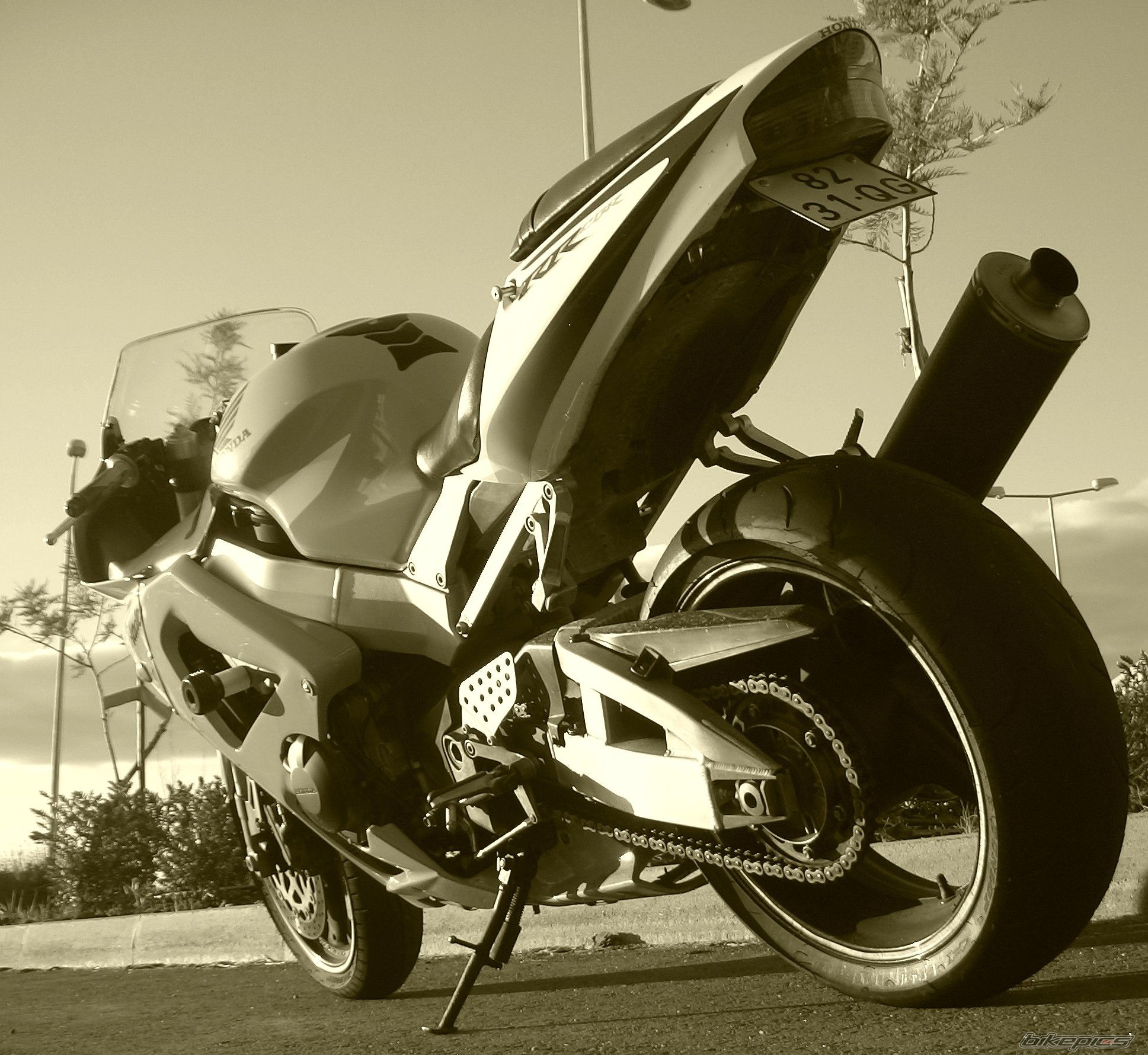 Bike Photo 1906176