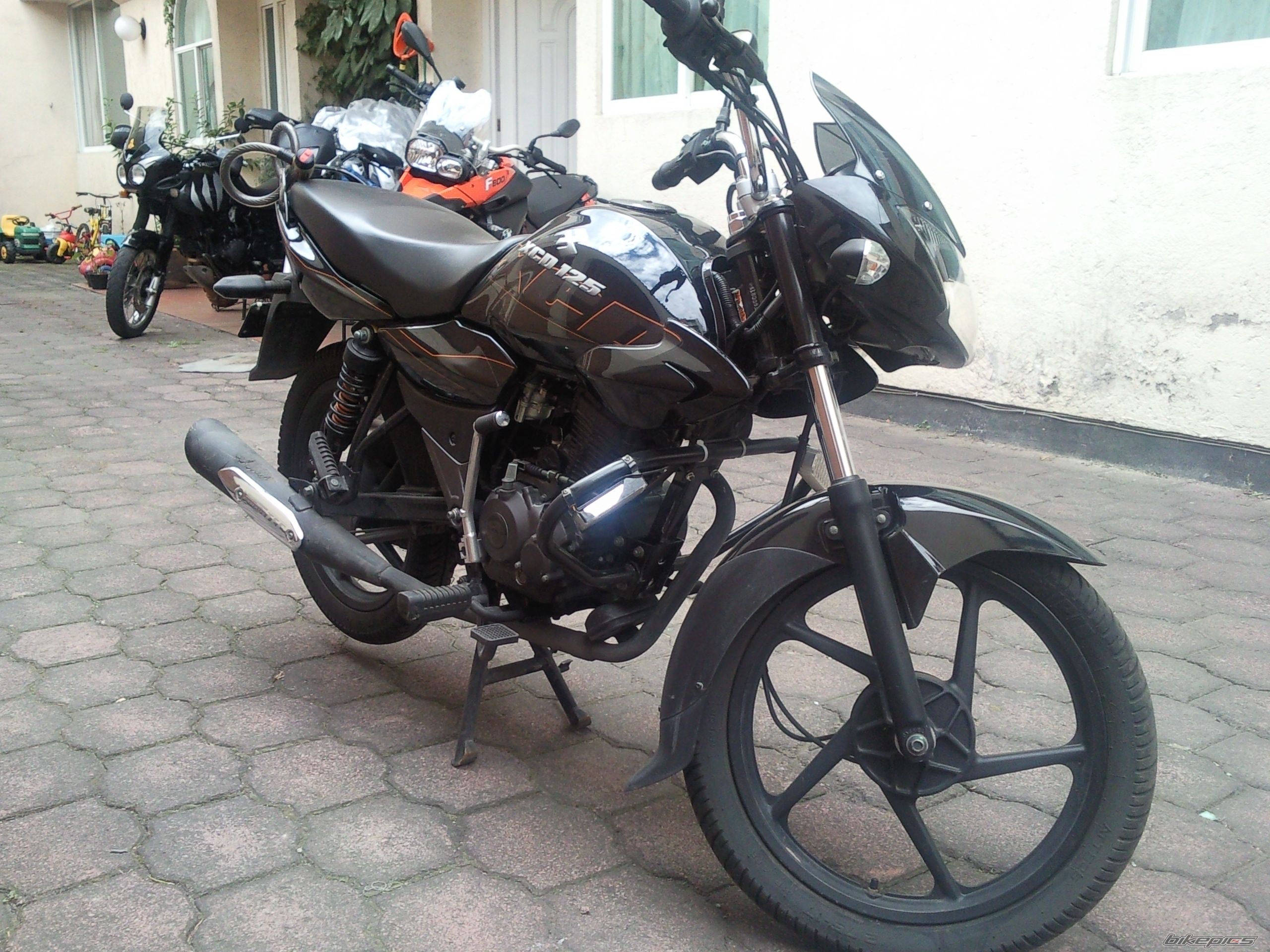 Bike Photo 1910675
