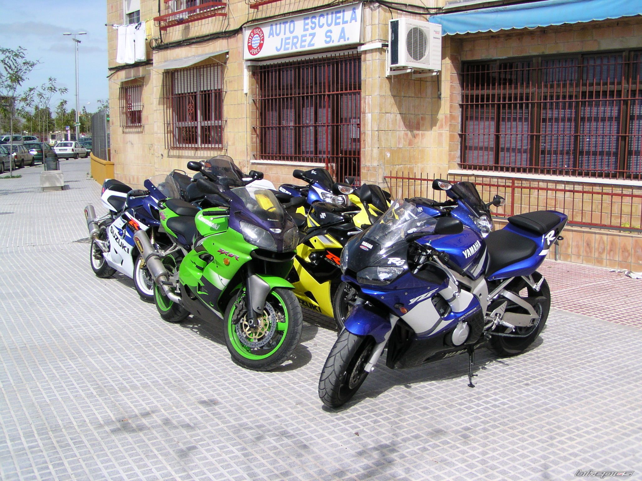 Bike Photo 1912051