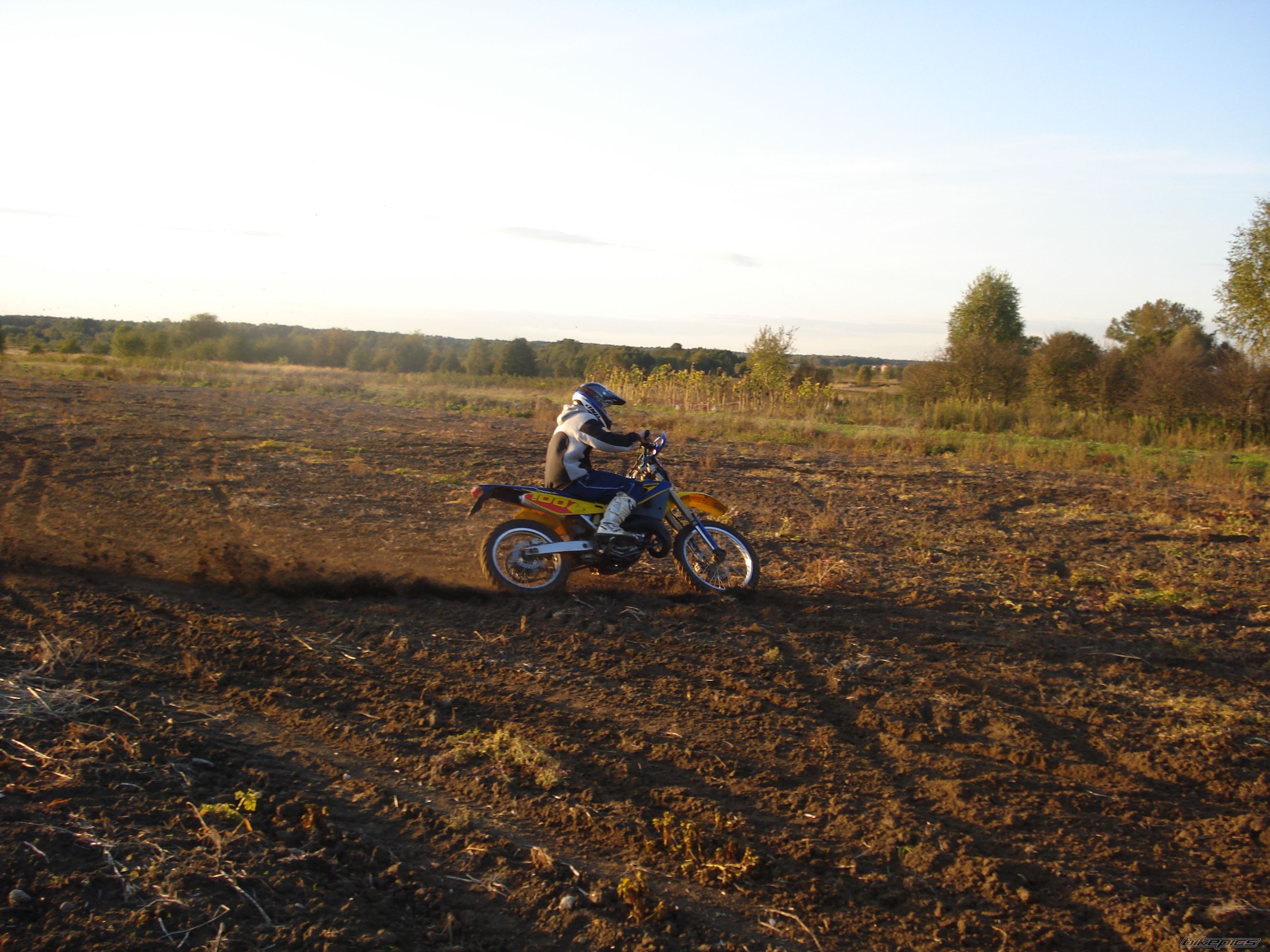 Photo 1912410