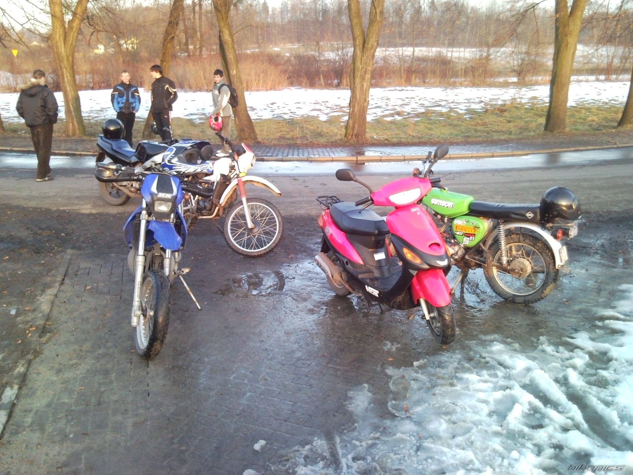 Photo 1912799