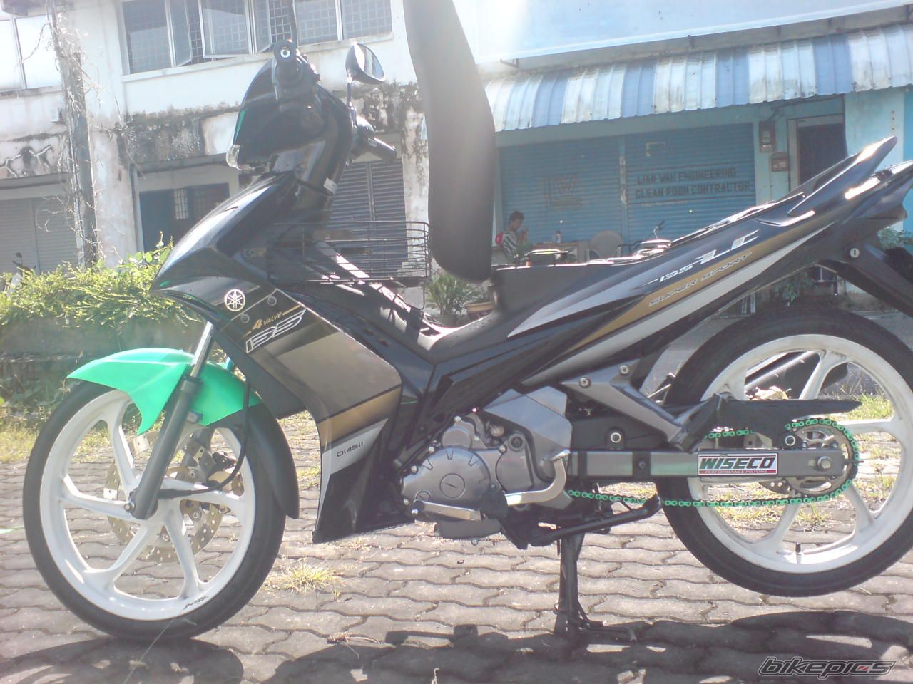 Photo 1913496