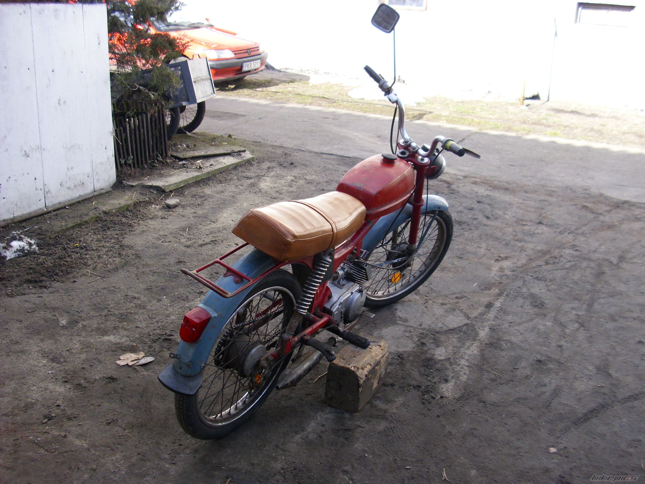 Photo 1913663