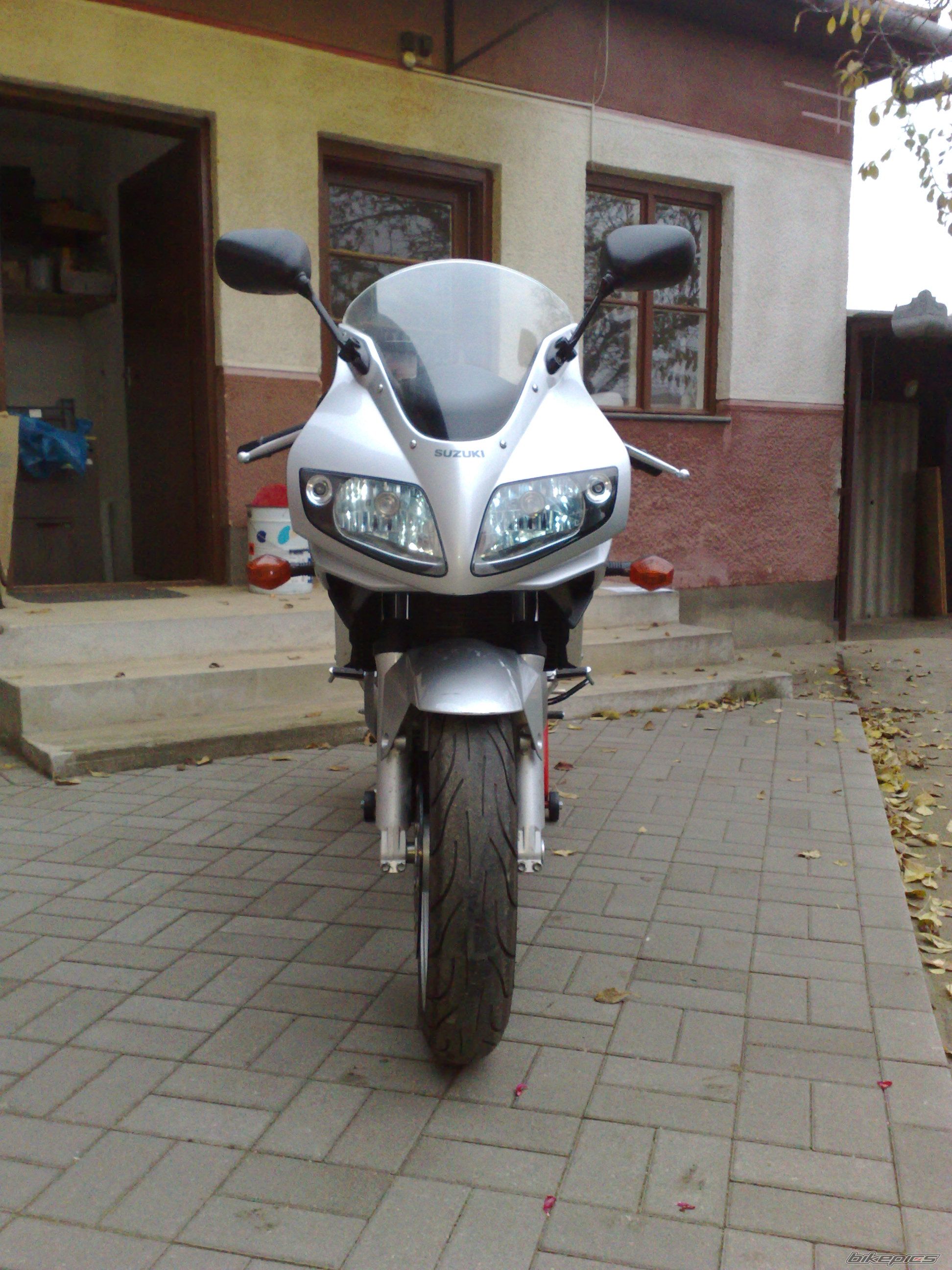 Photo 1915856