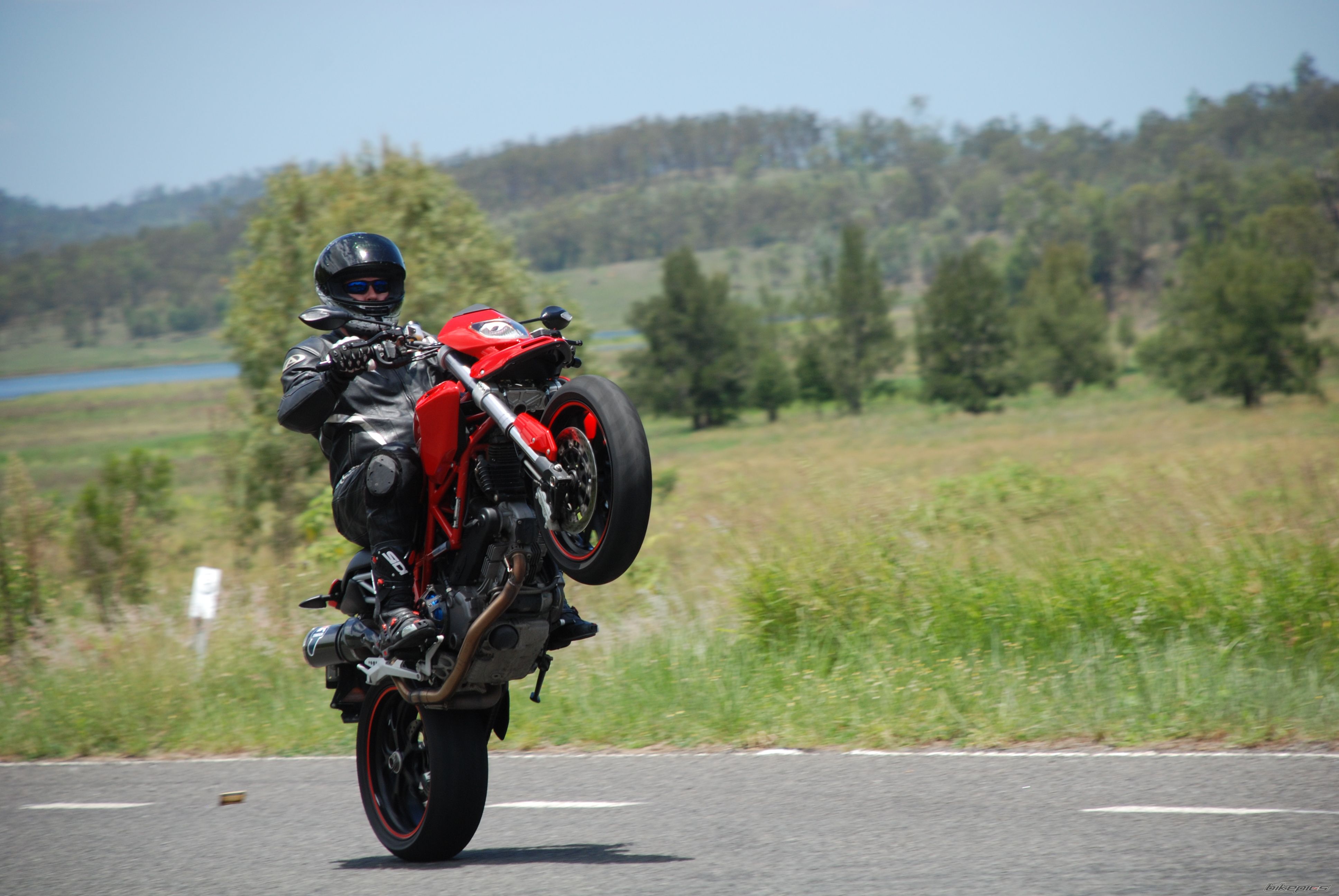 Bike Photo 1921374