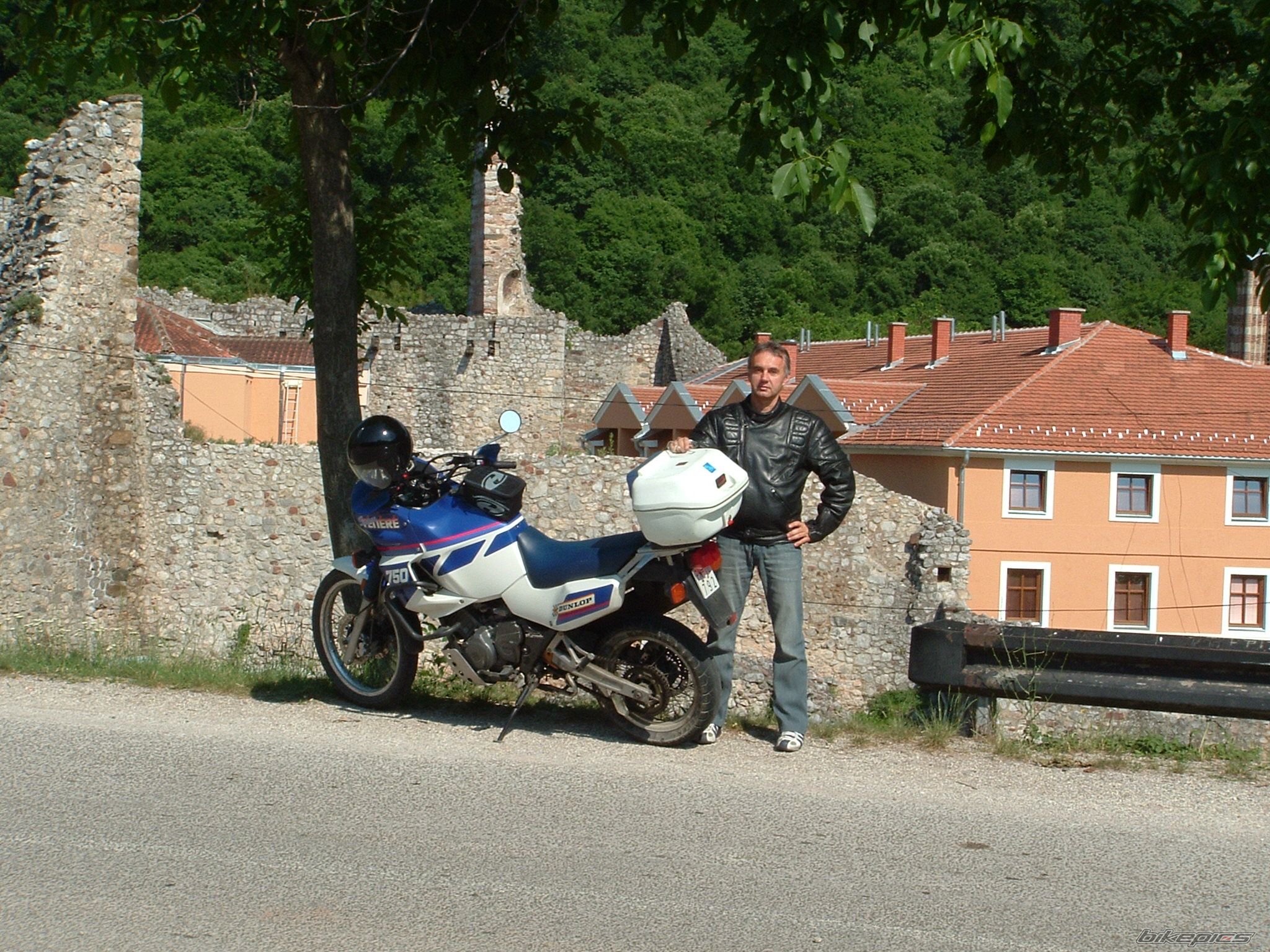 Photo 1922753