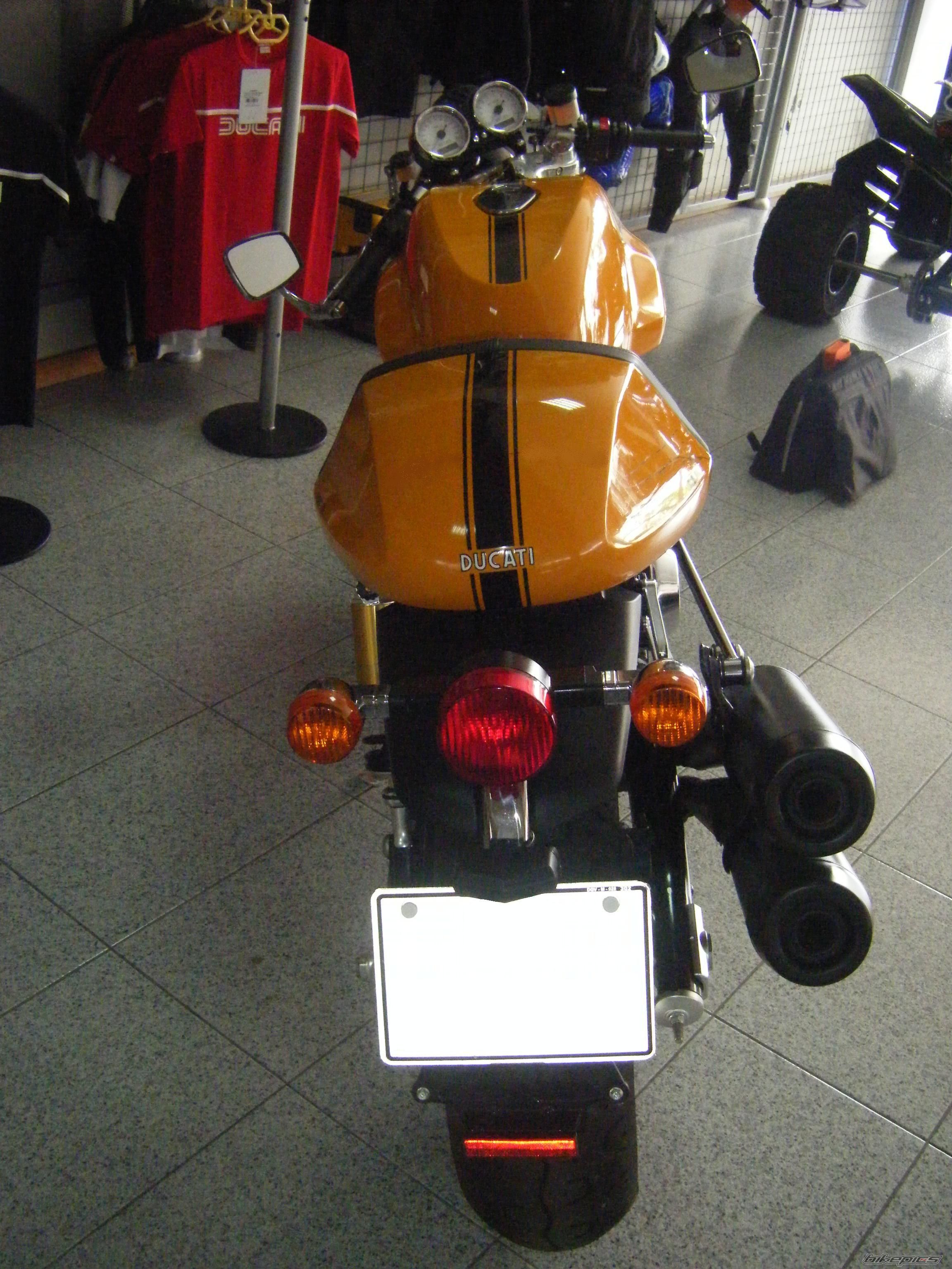 Photo 1924832