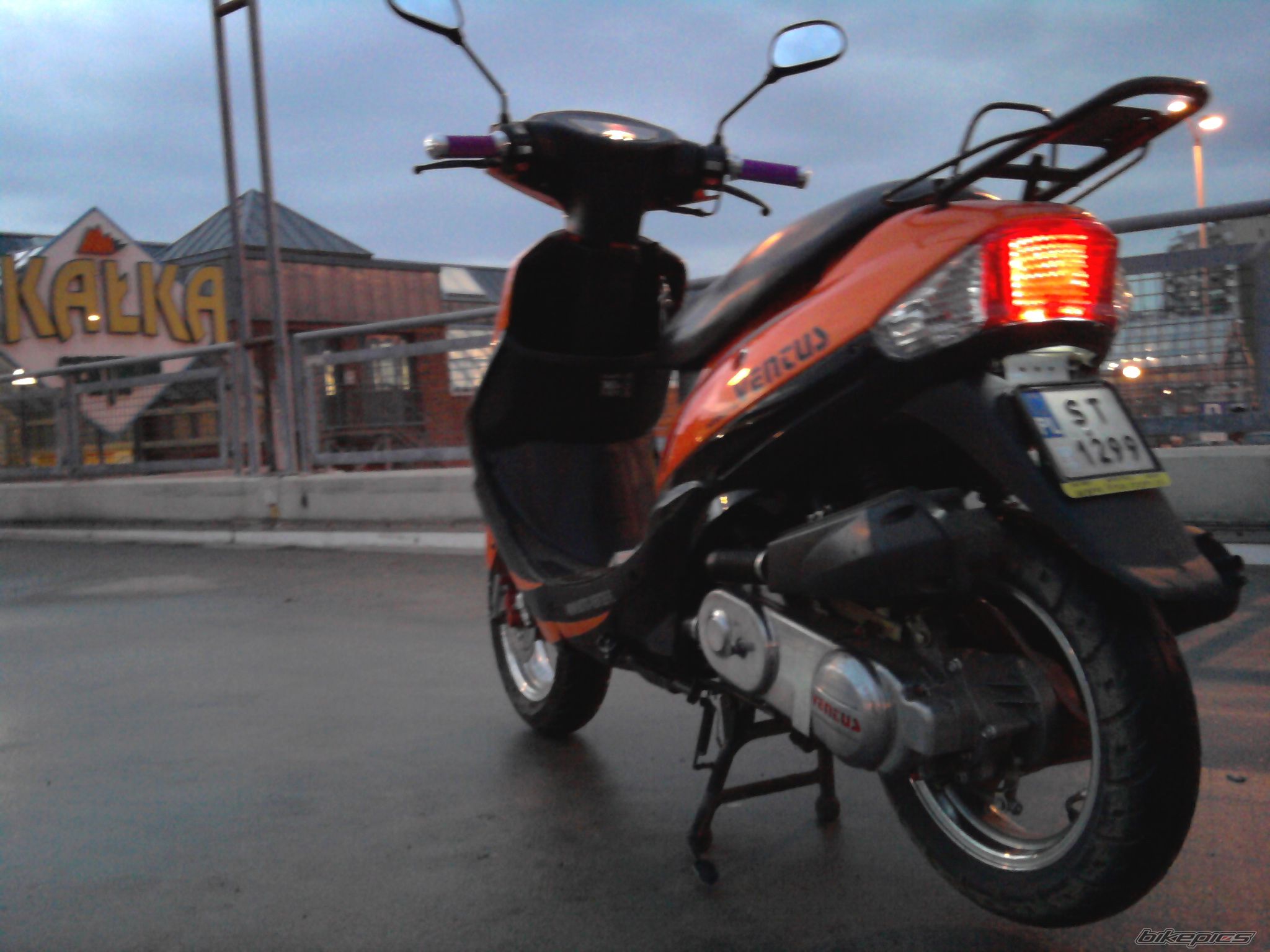 Photo 1932977