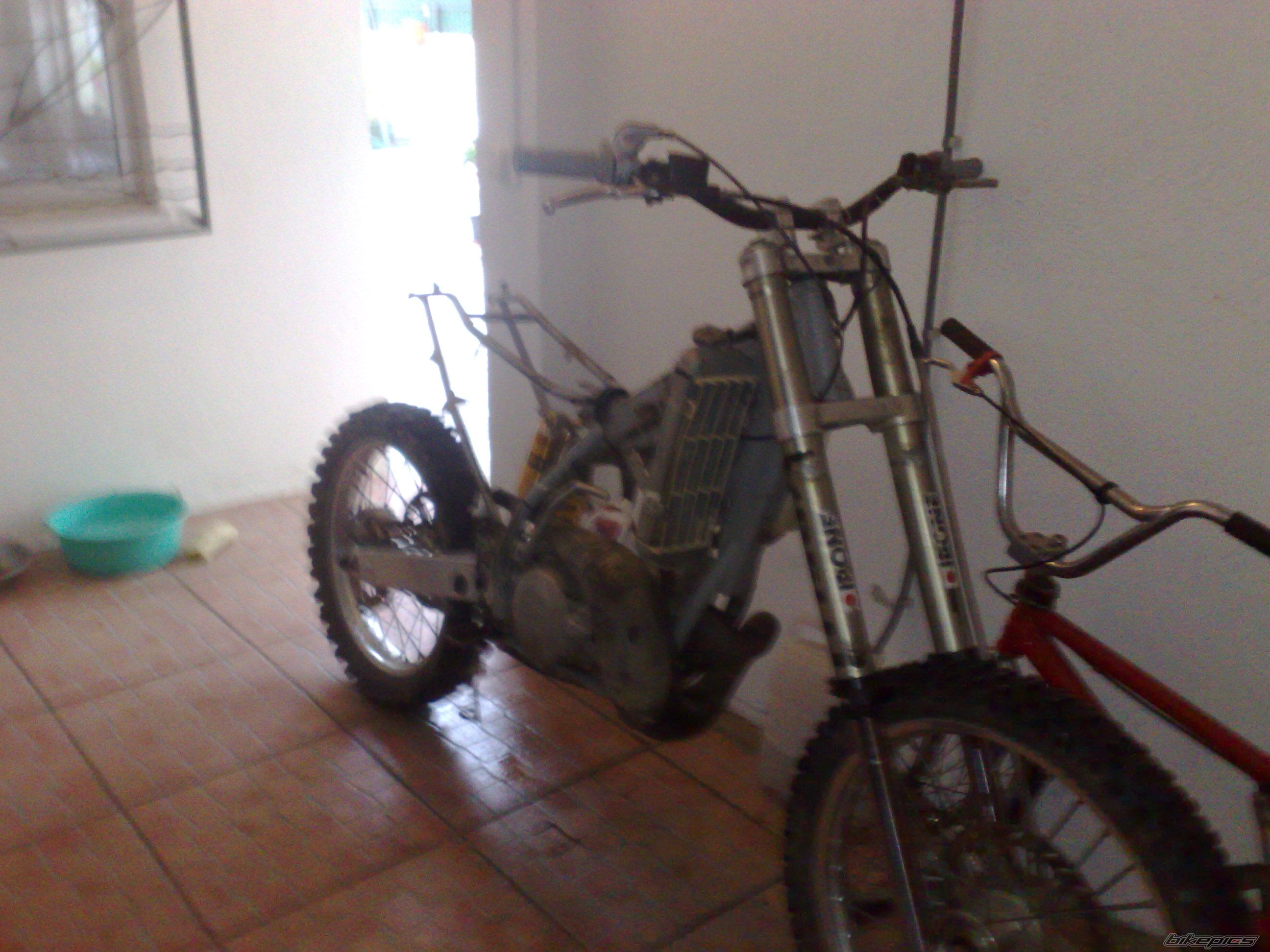 Photo 1933786