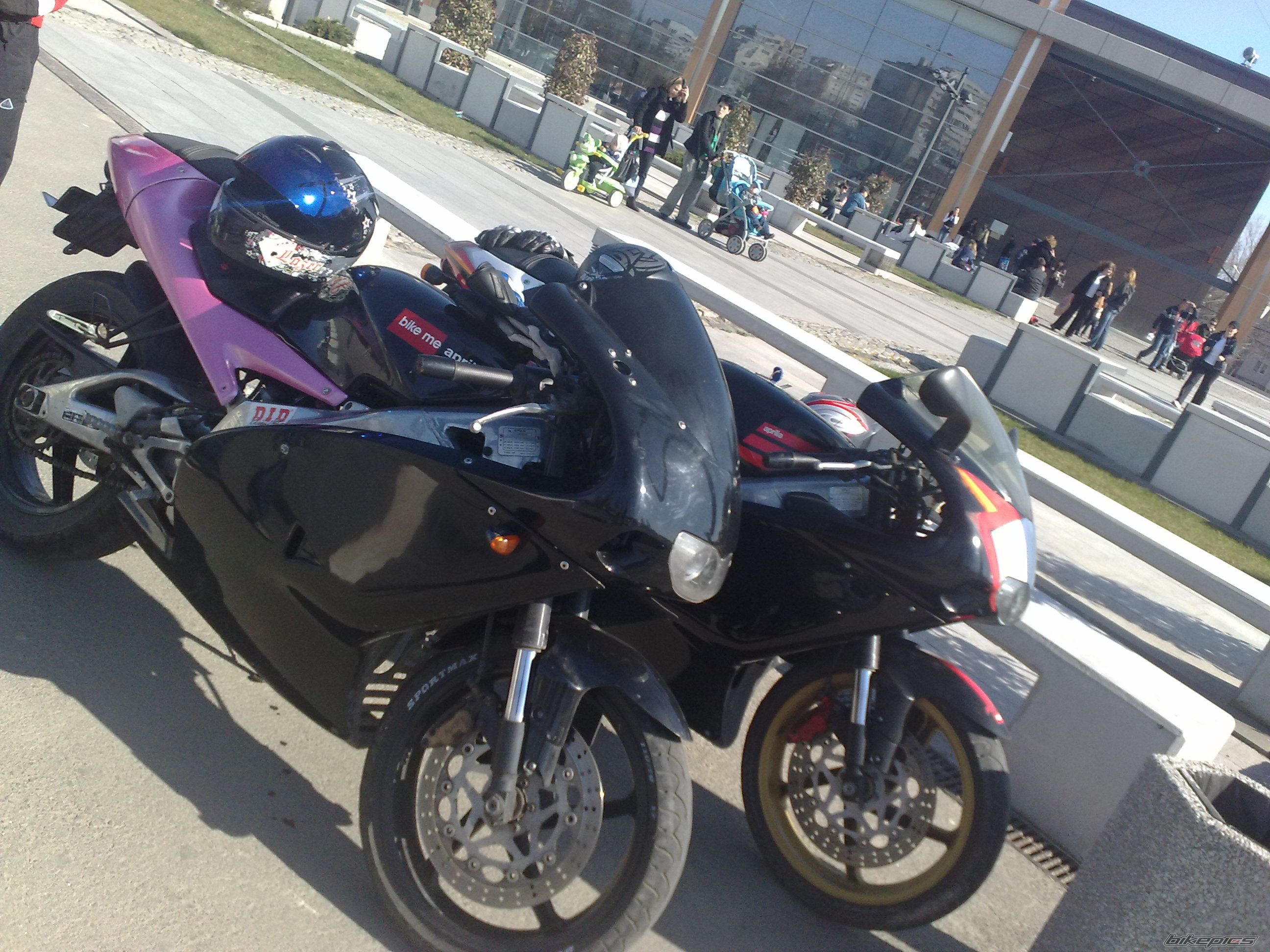 Photo 1936853