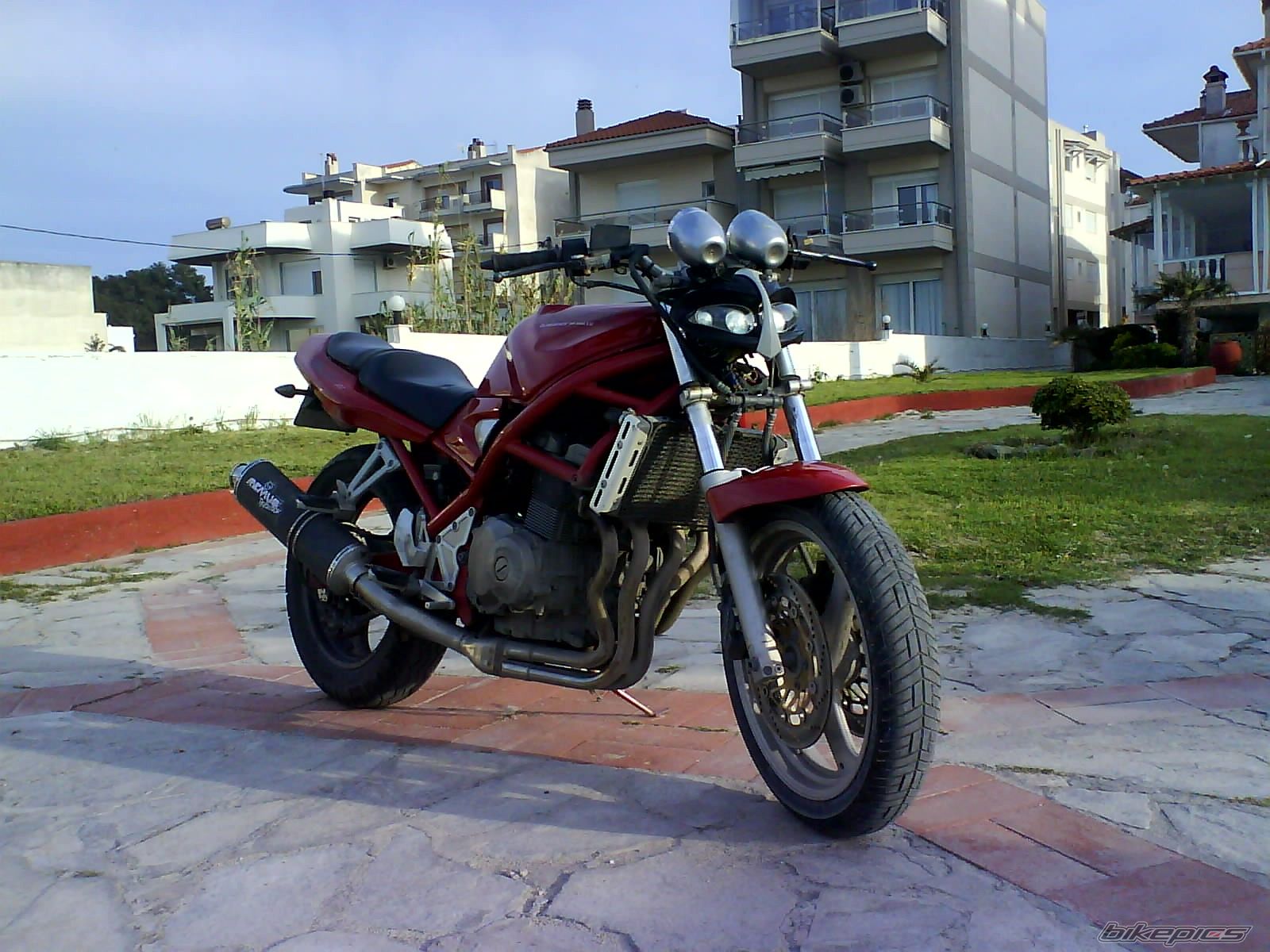 Photo 1937145