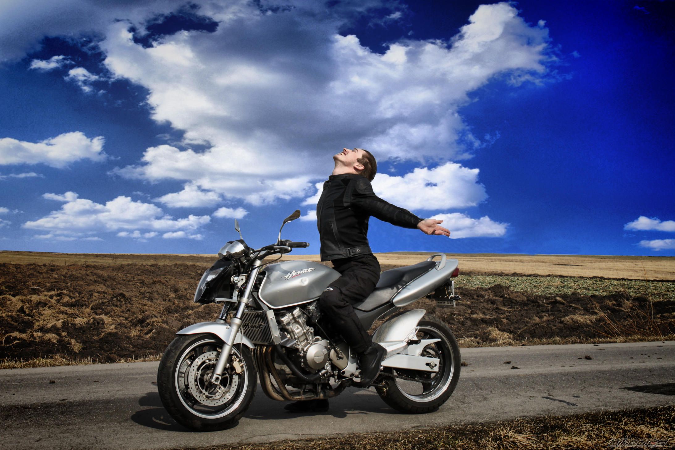 Bike Photo 1939945
