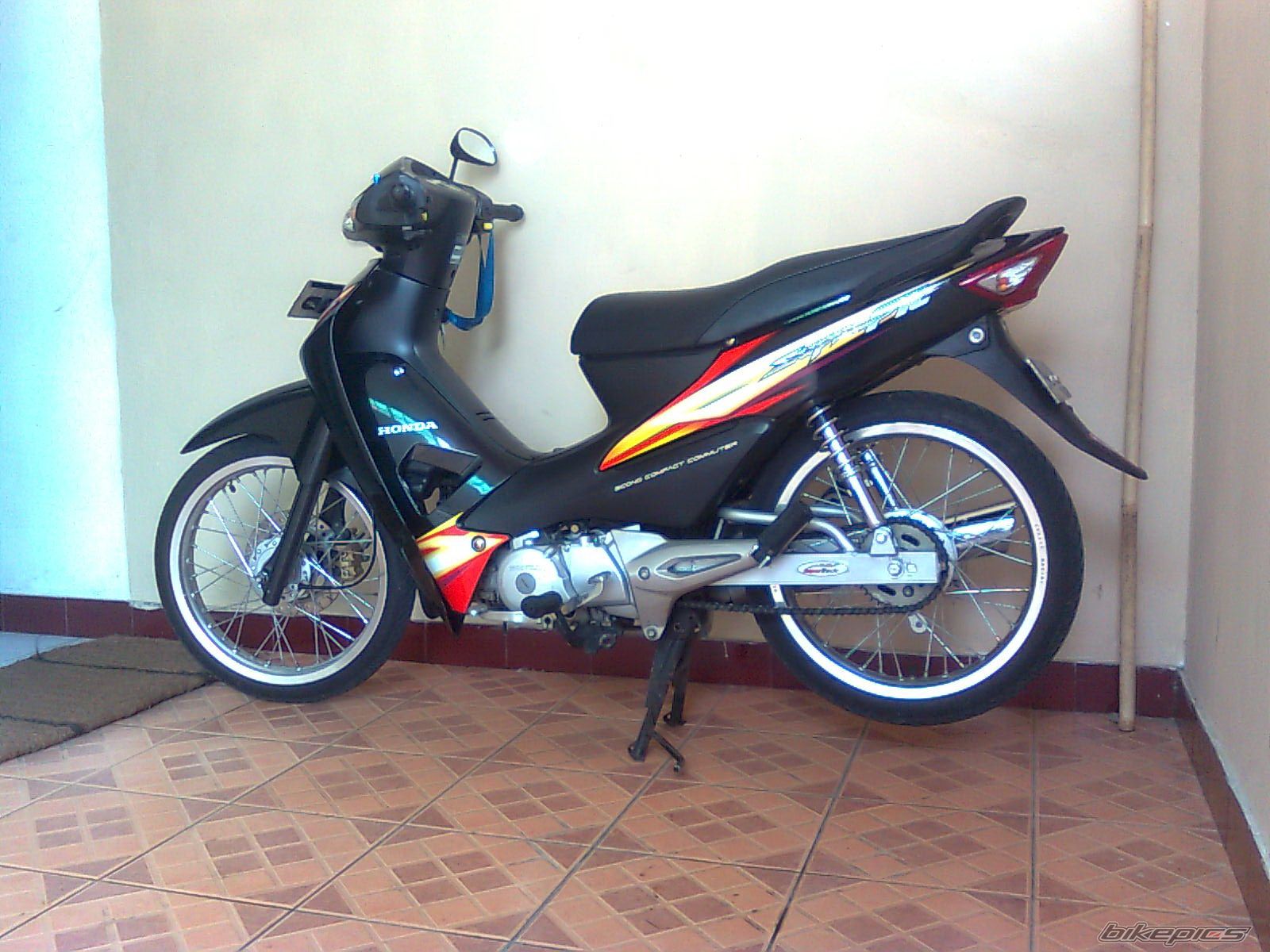 Photo 1939986