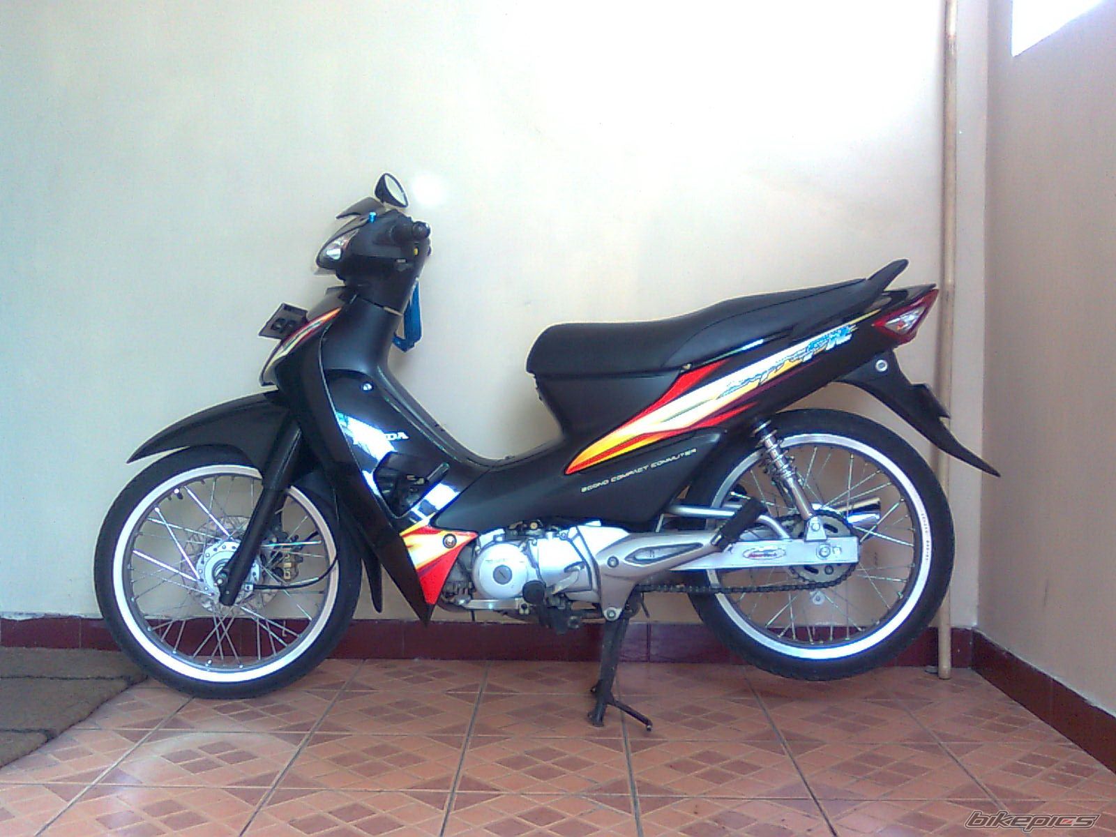 Photo 1939987