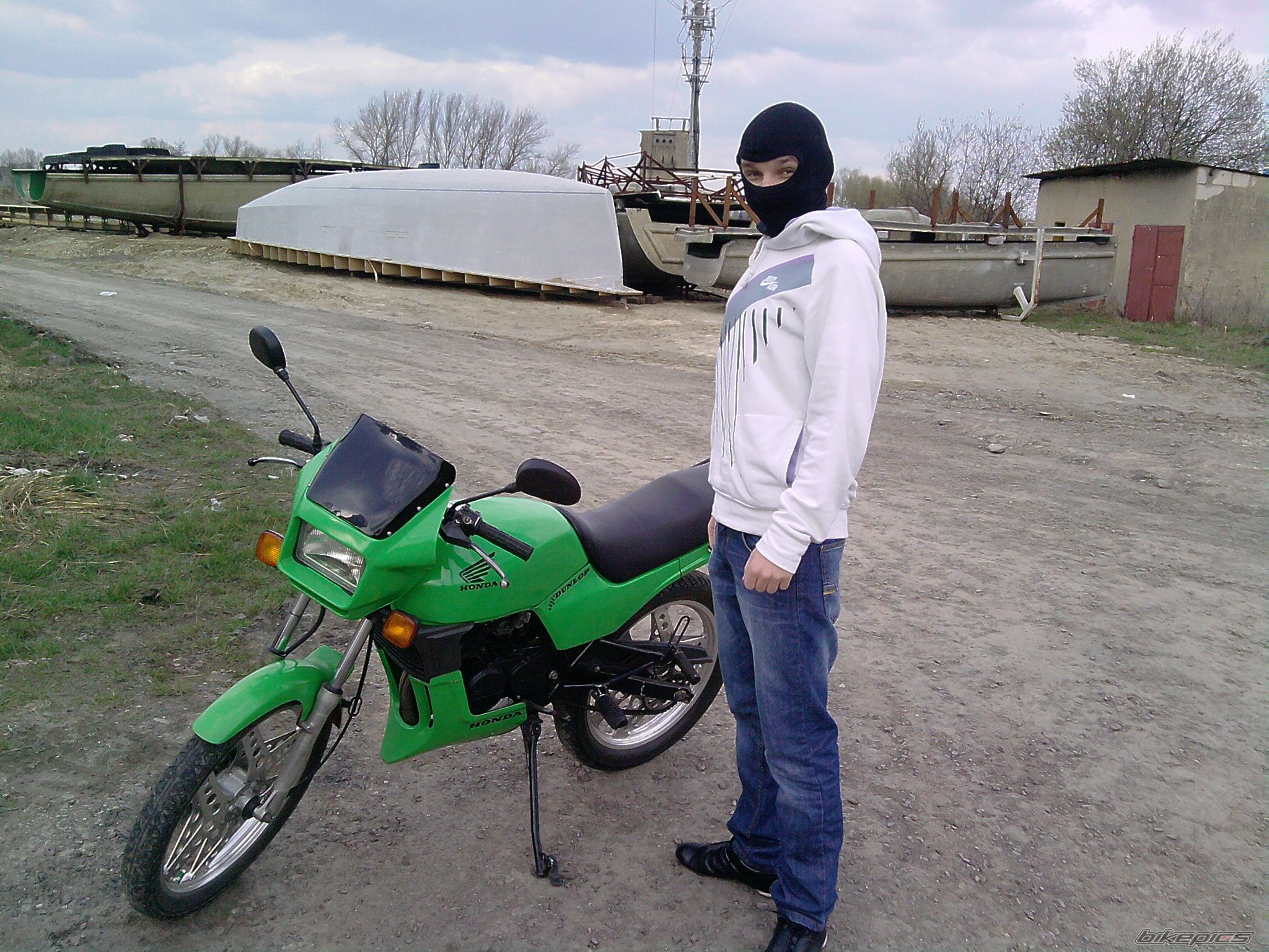 Photo 1940401