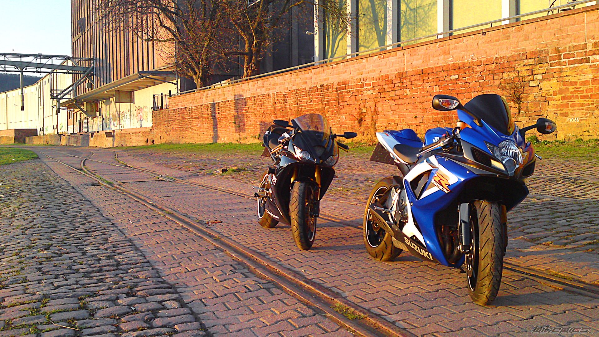 Bike Photo 1942045