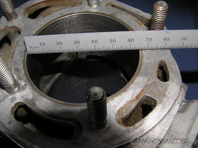 Photo 1942656
