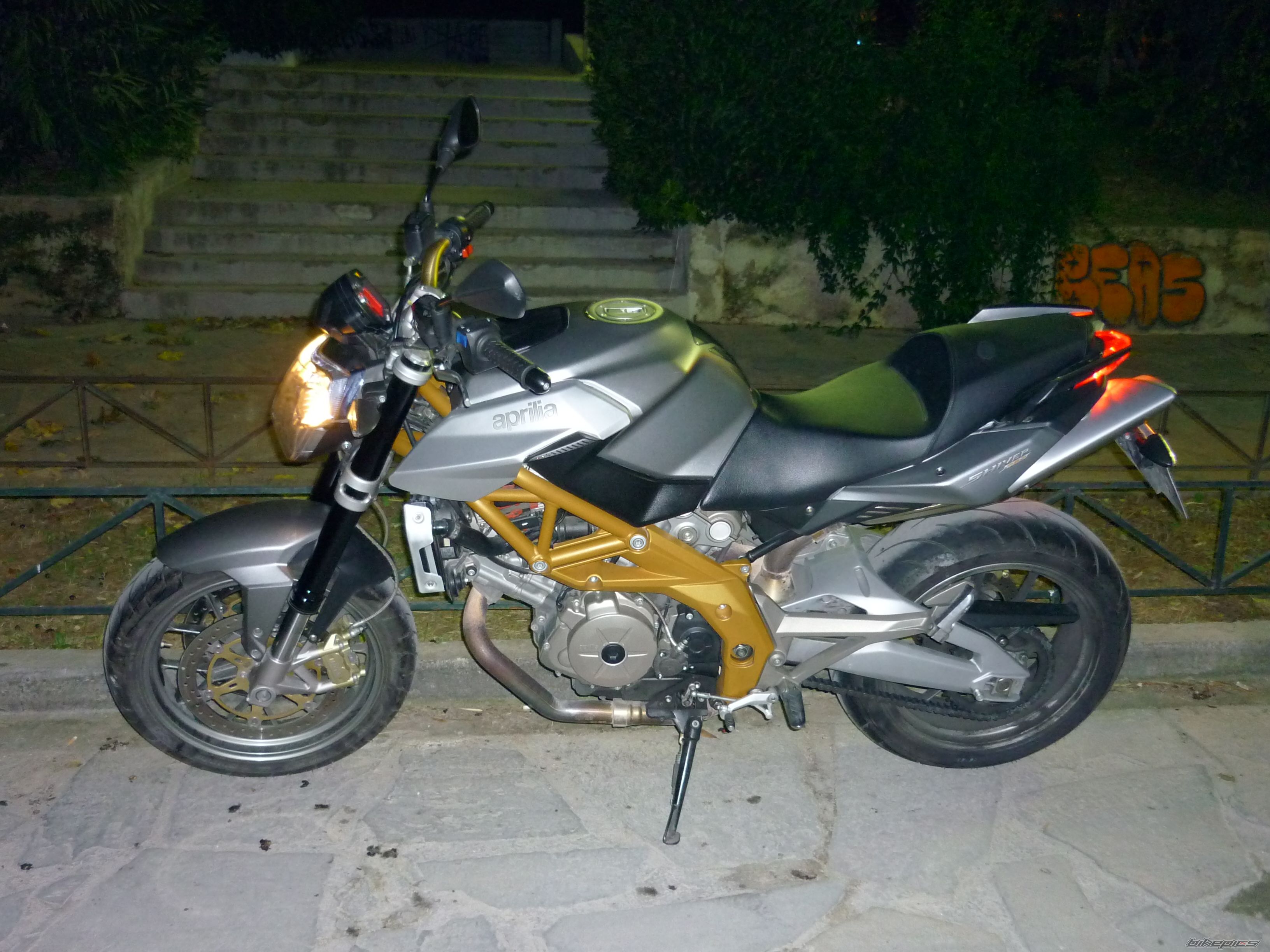 Photo 1942969