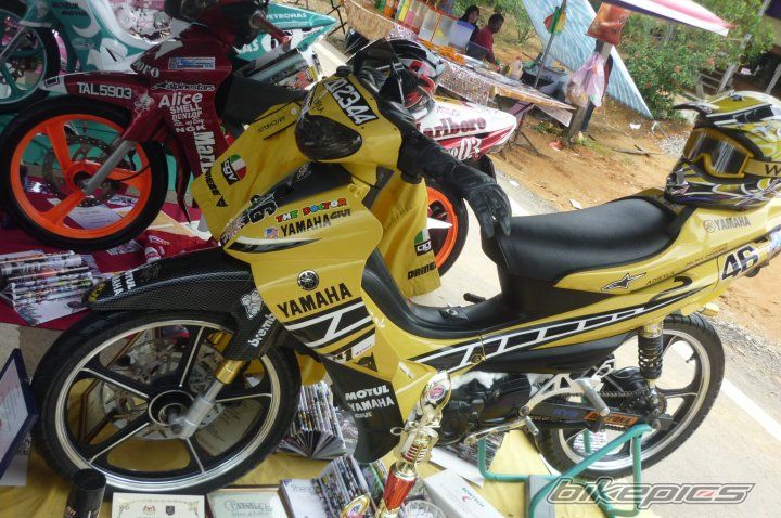 Photo 1943374