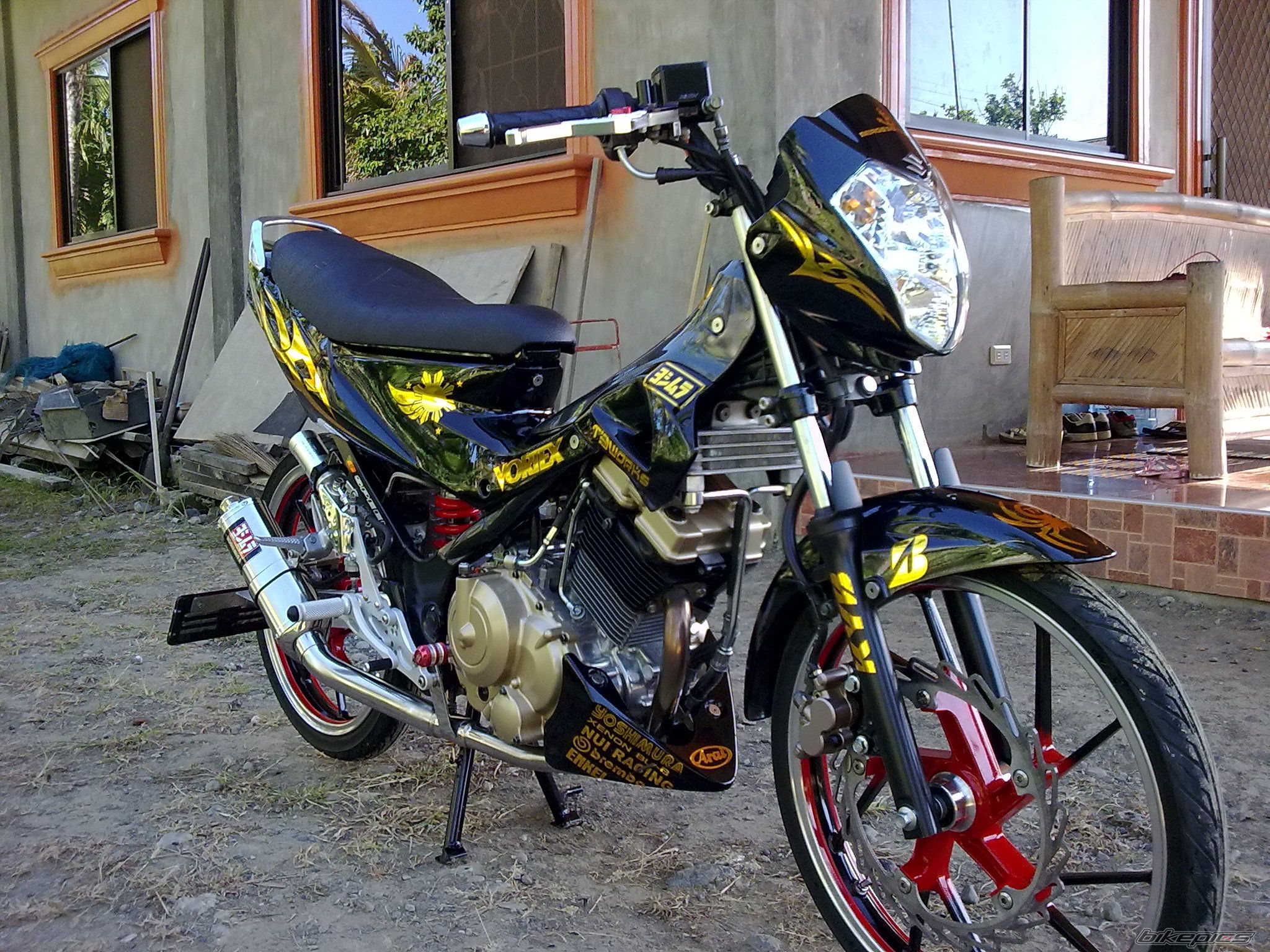 Photo 1943817