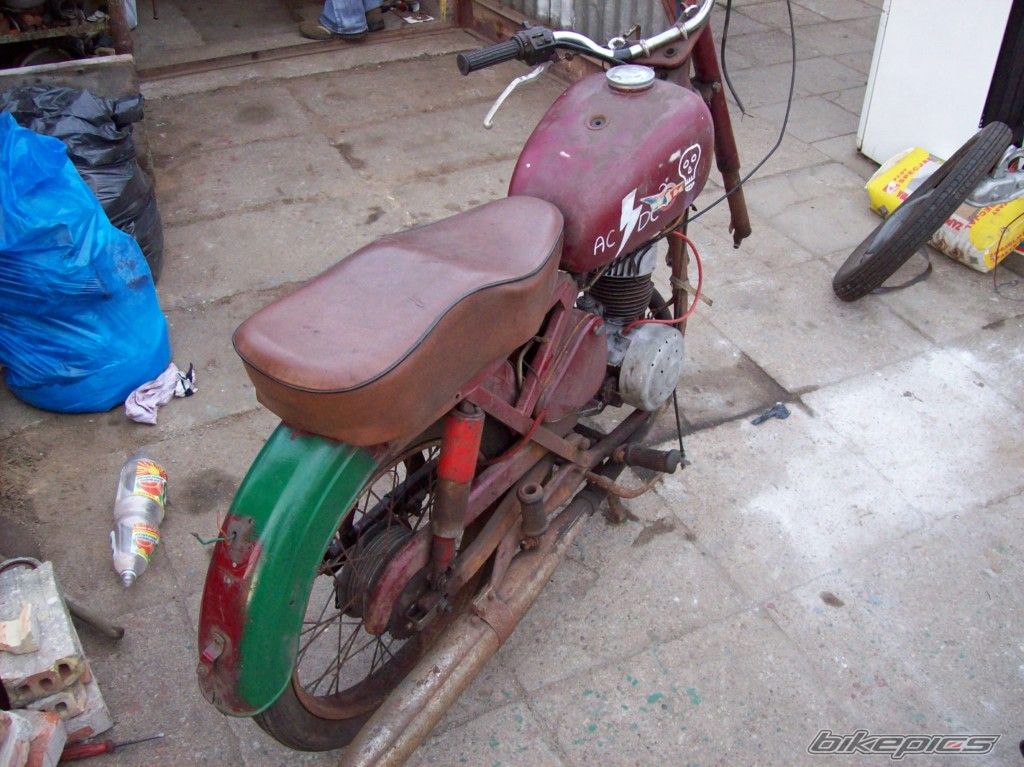 Photo 1945076