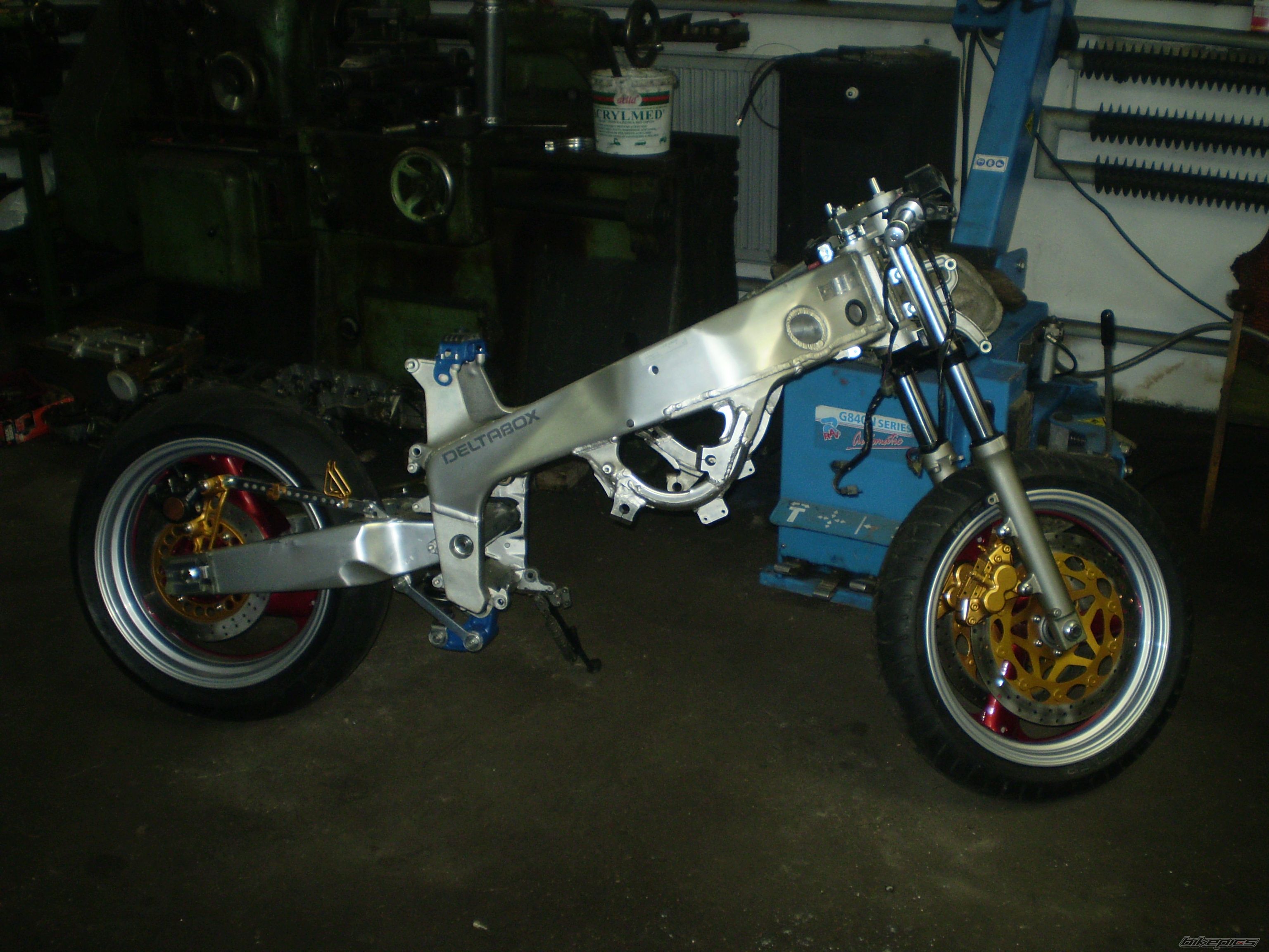 Photo 1946130
