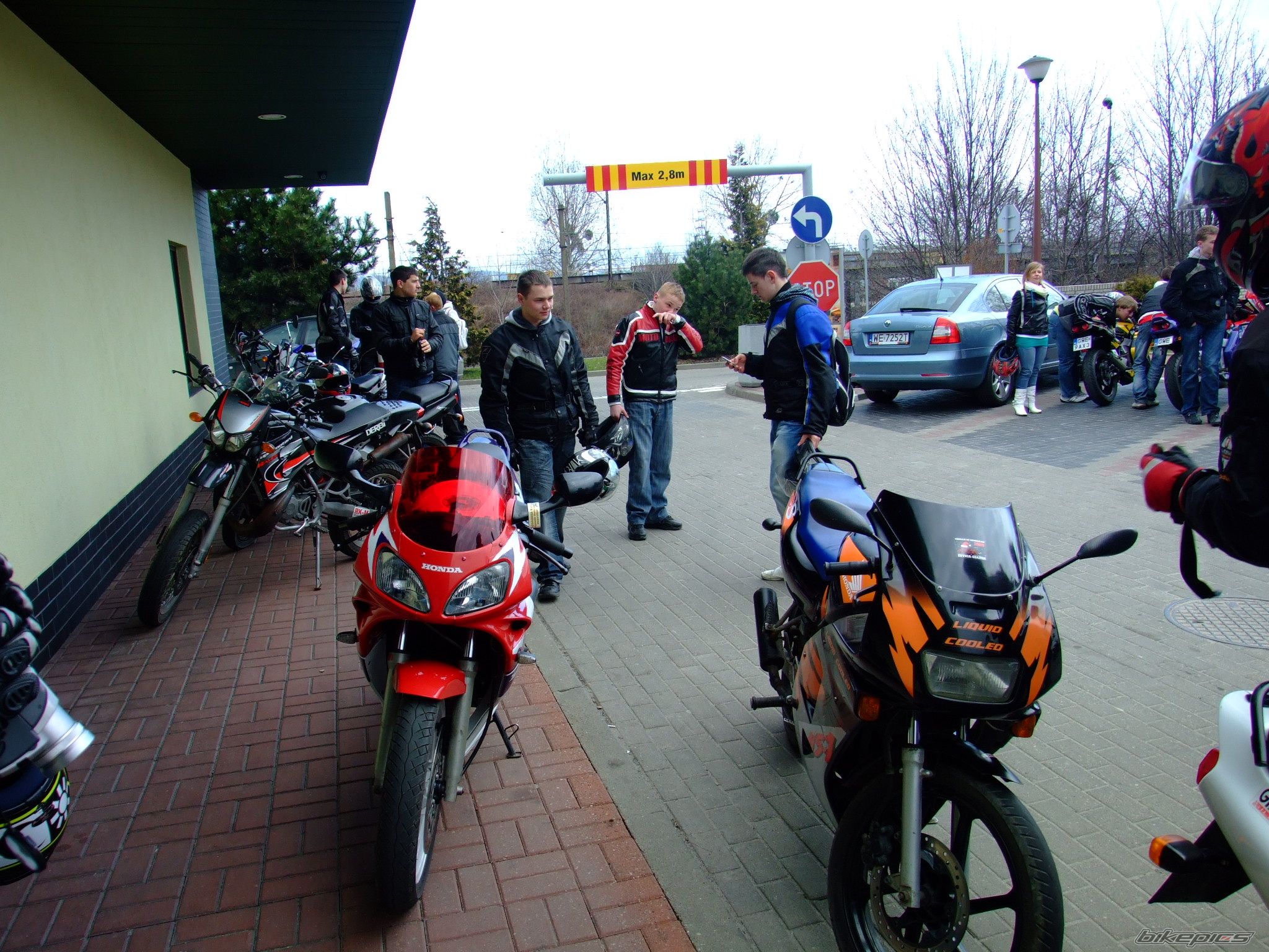 Photo 1946378
