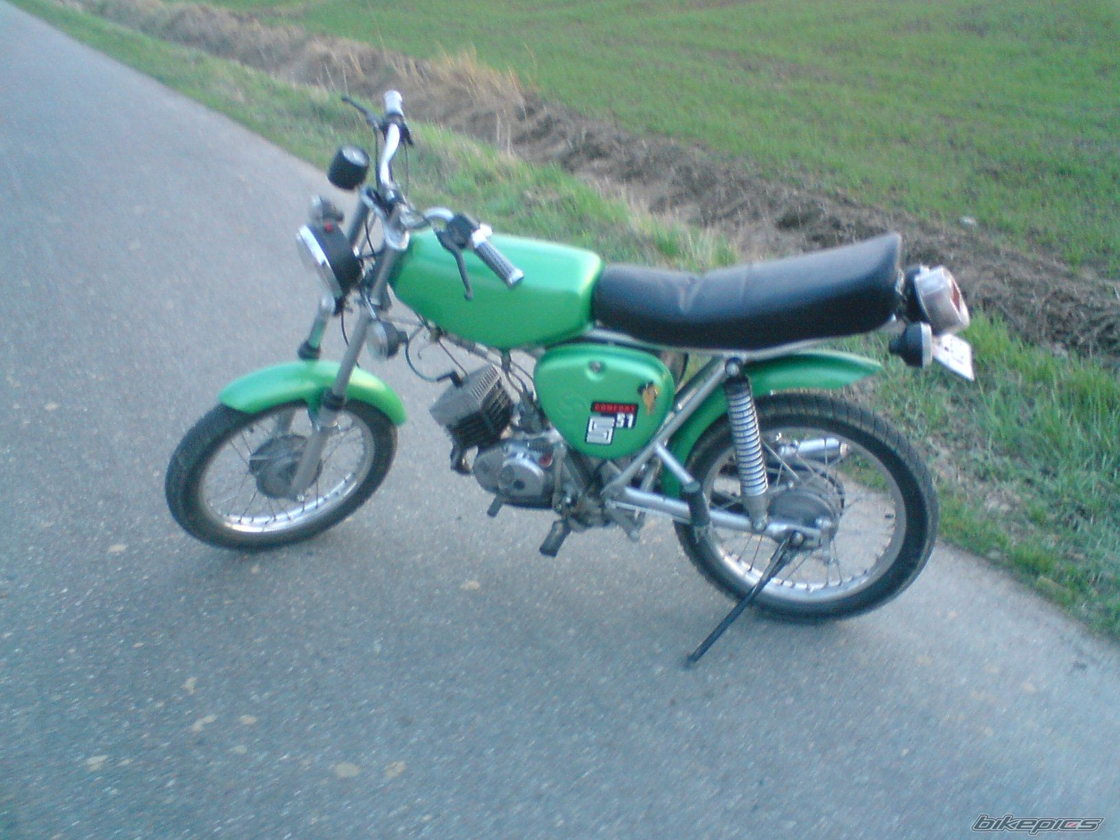 Photo 1947352
