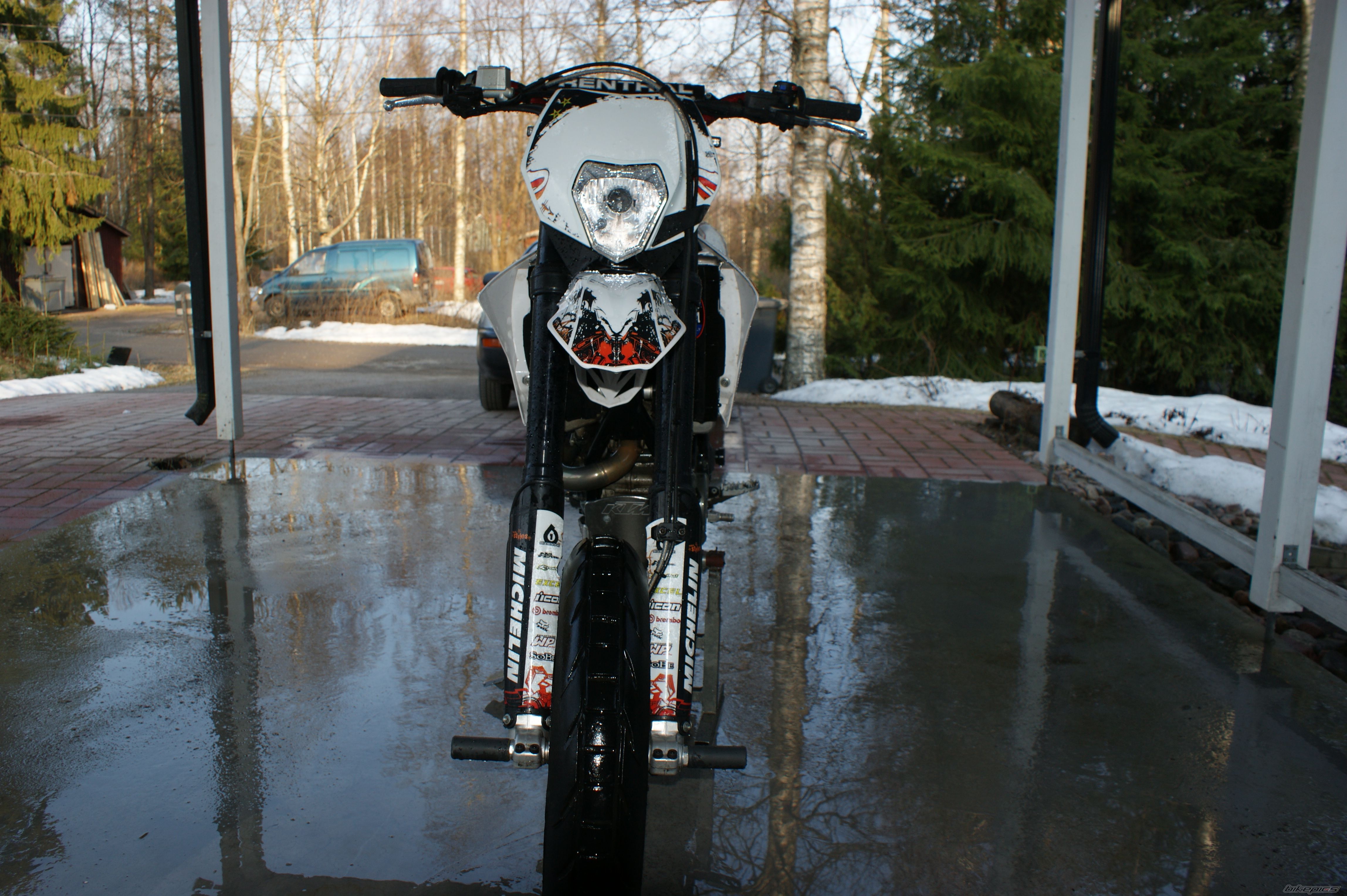 Photo 1949737