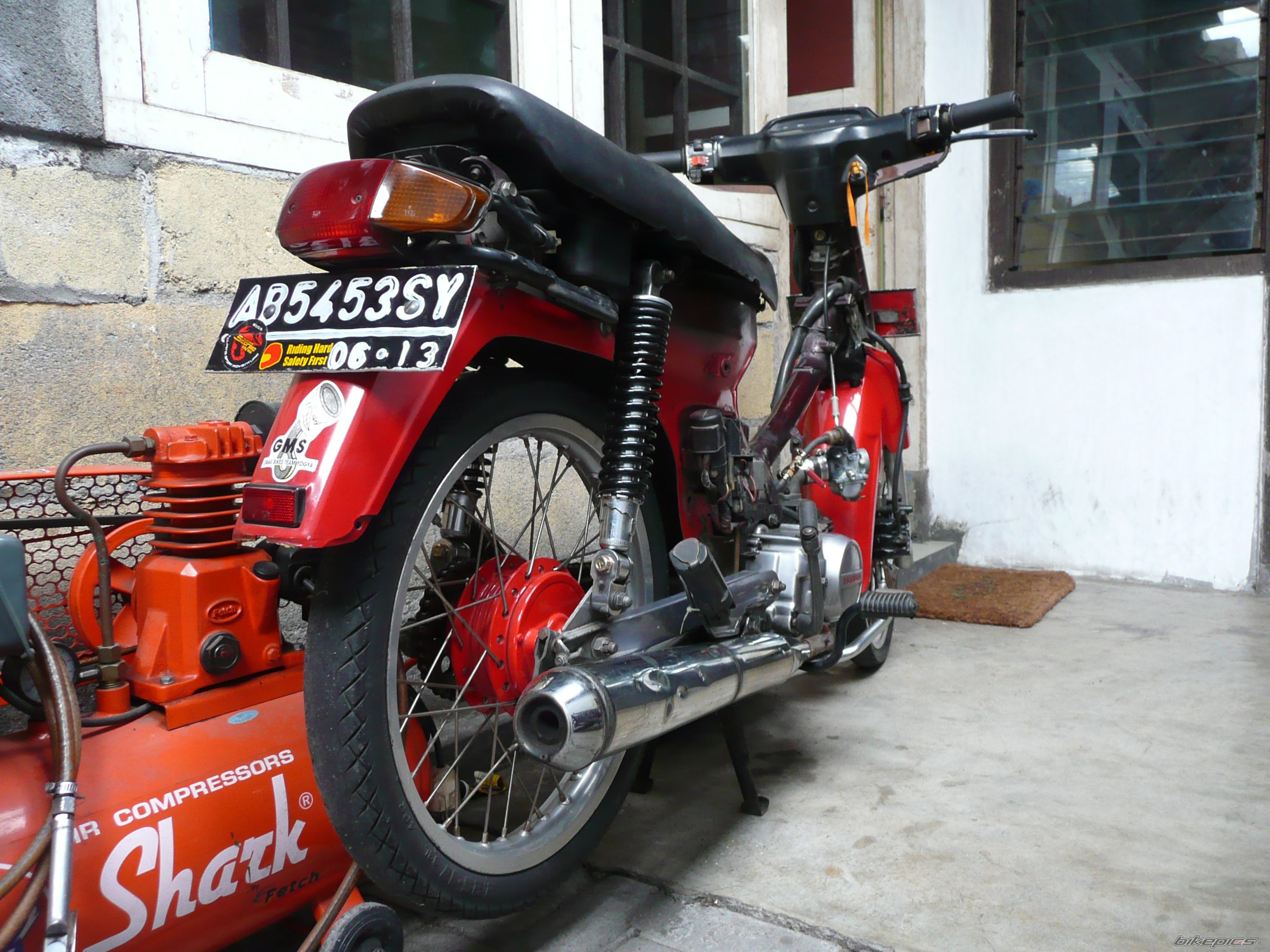 Photo 1952684