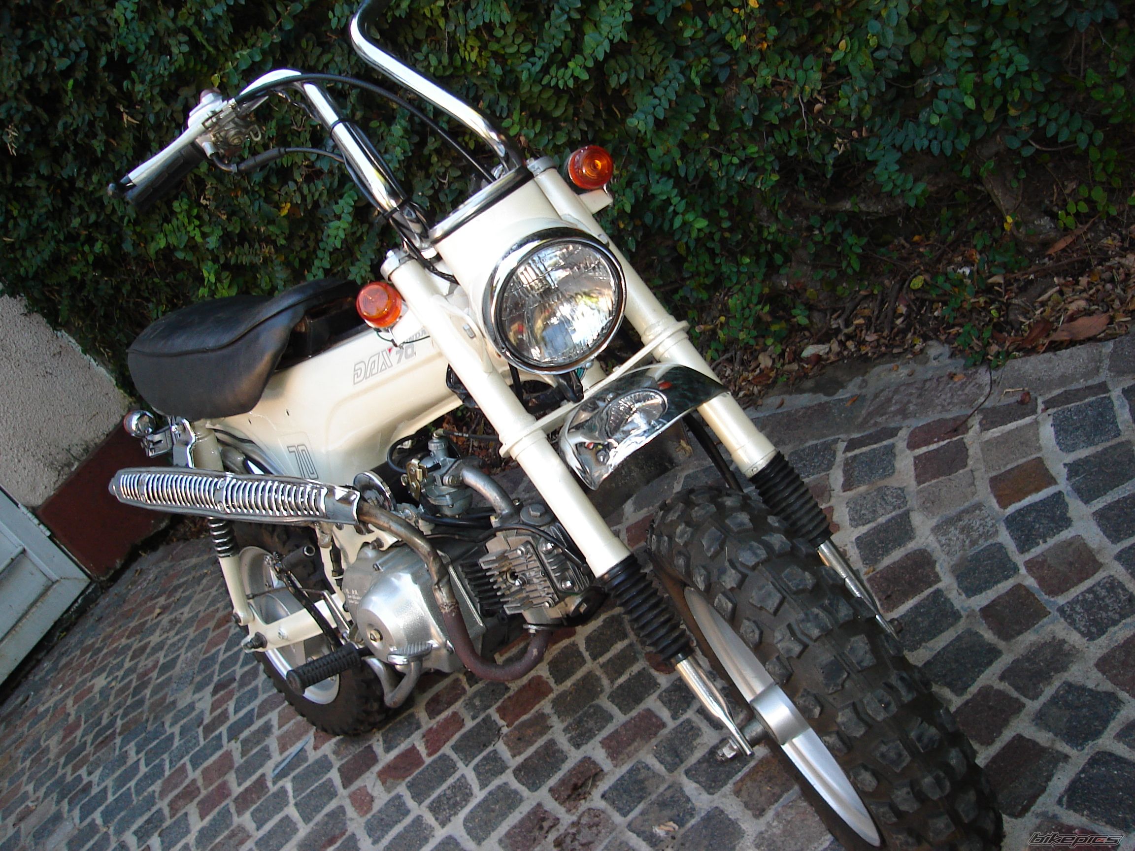 Bike Photo 1953023