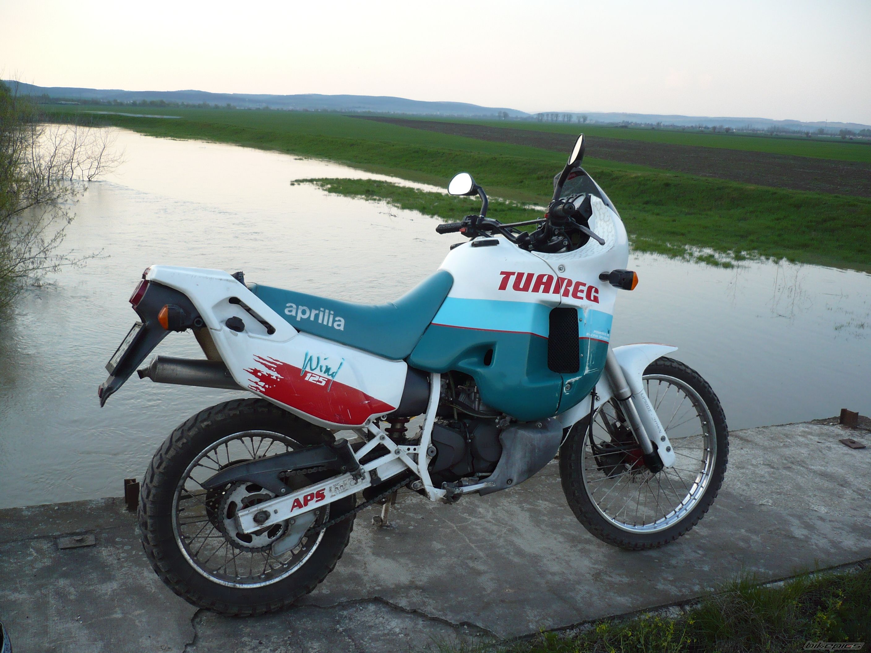 Bike Photo 1953071