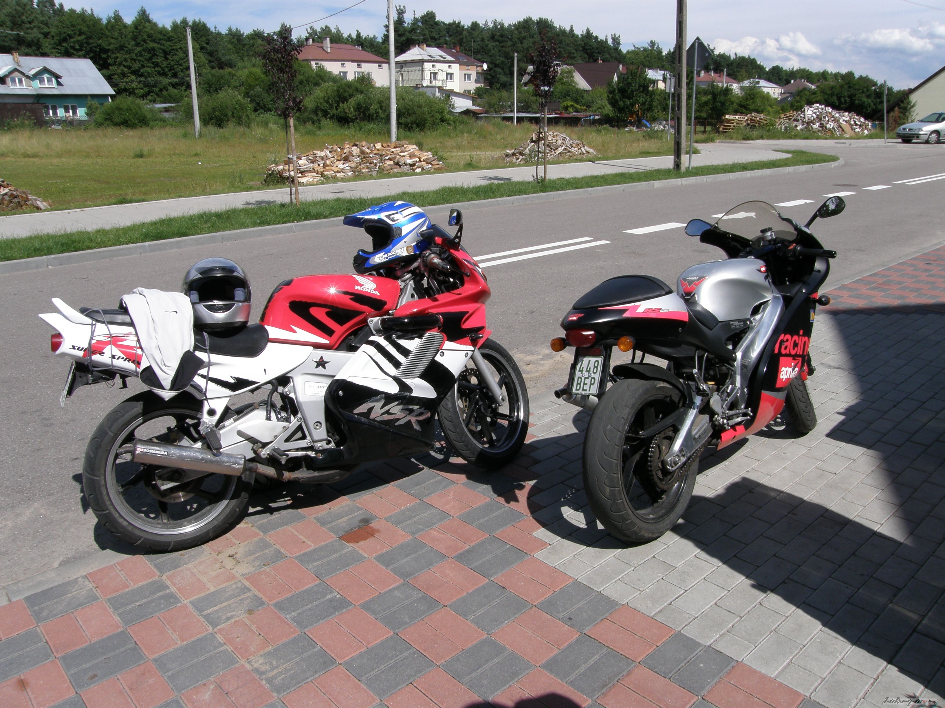 Photo 1953910