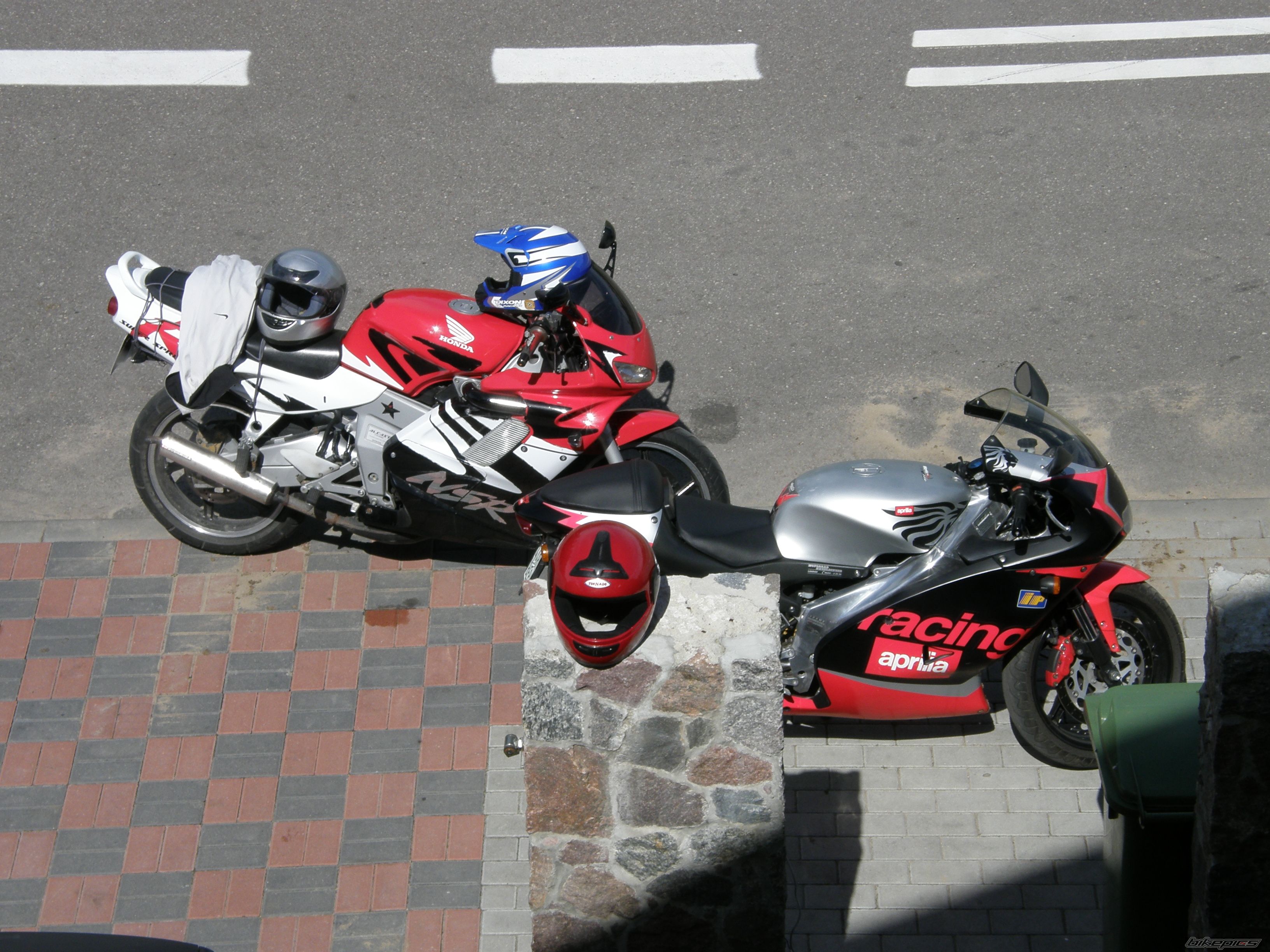 Photo 1953921
