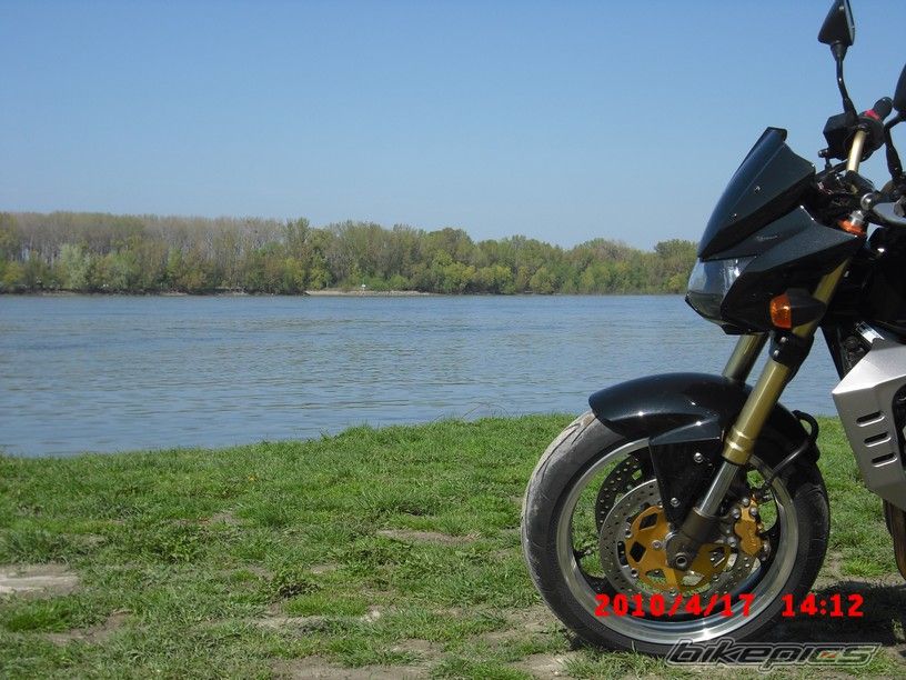 Photo 1954402