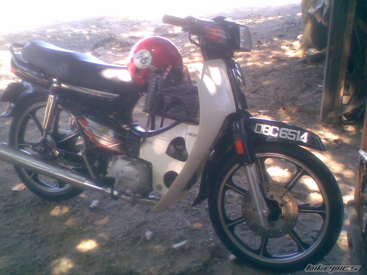 Photo 1954889