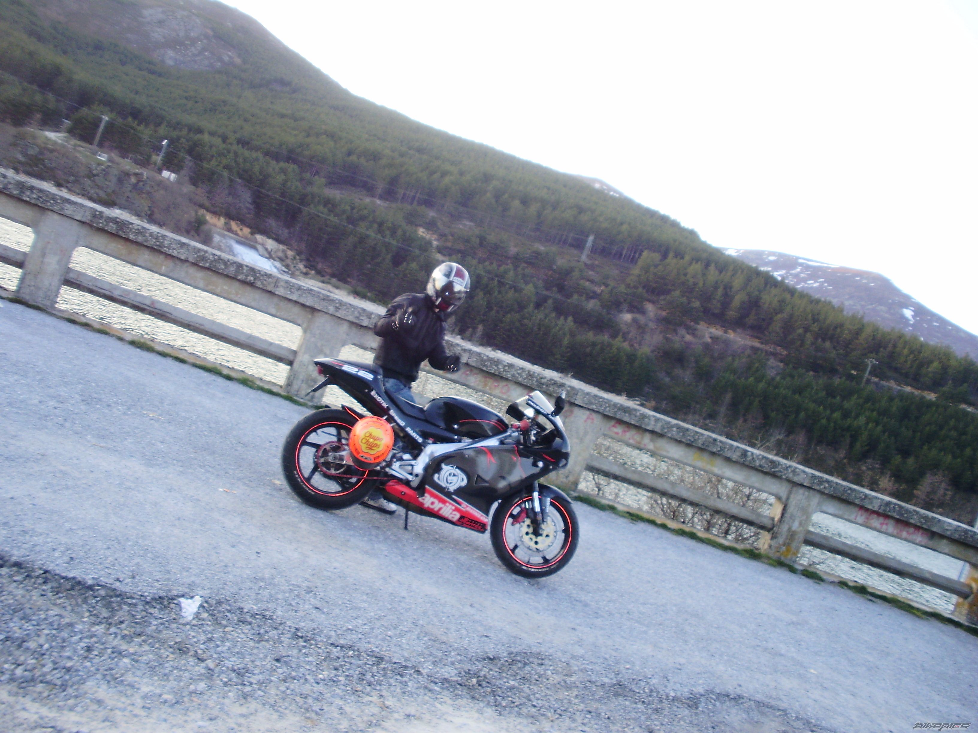 Photo 1956996