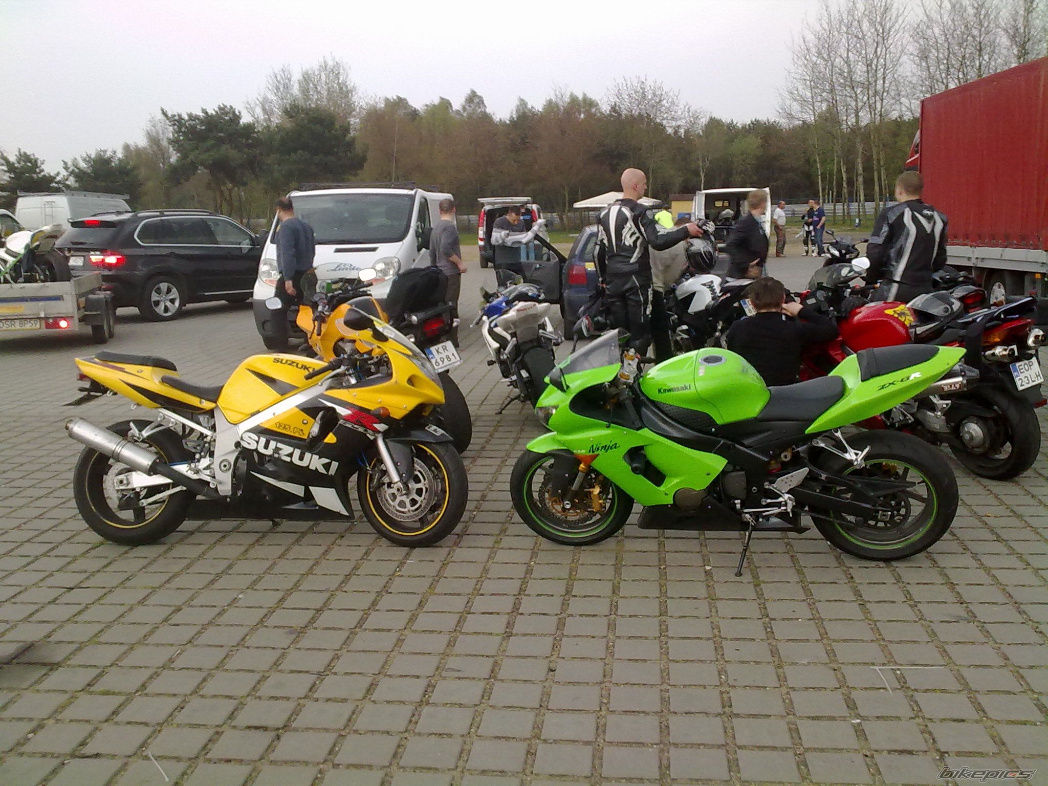 Bike Photo 1960903