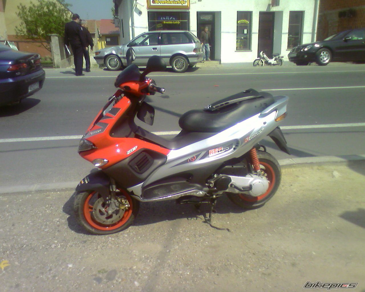 Photo 1962947