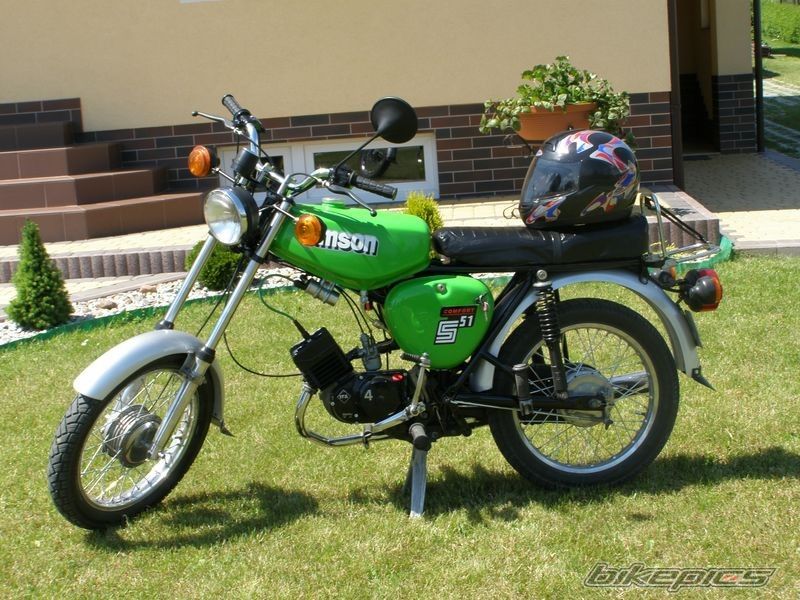 Photo 1965557