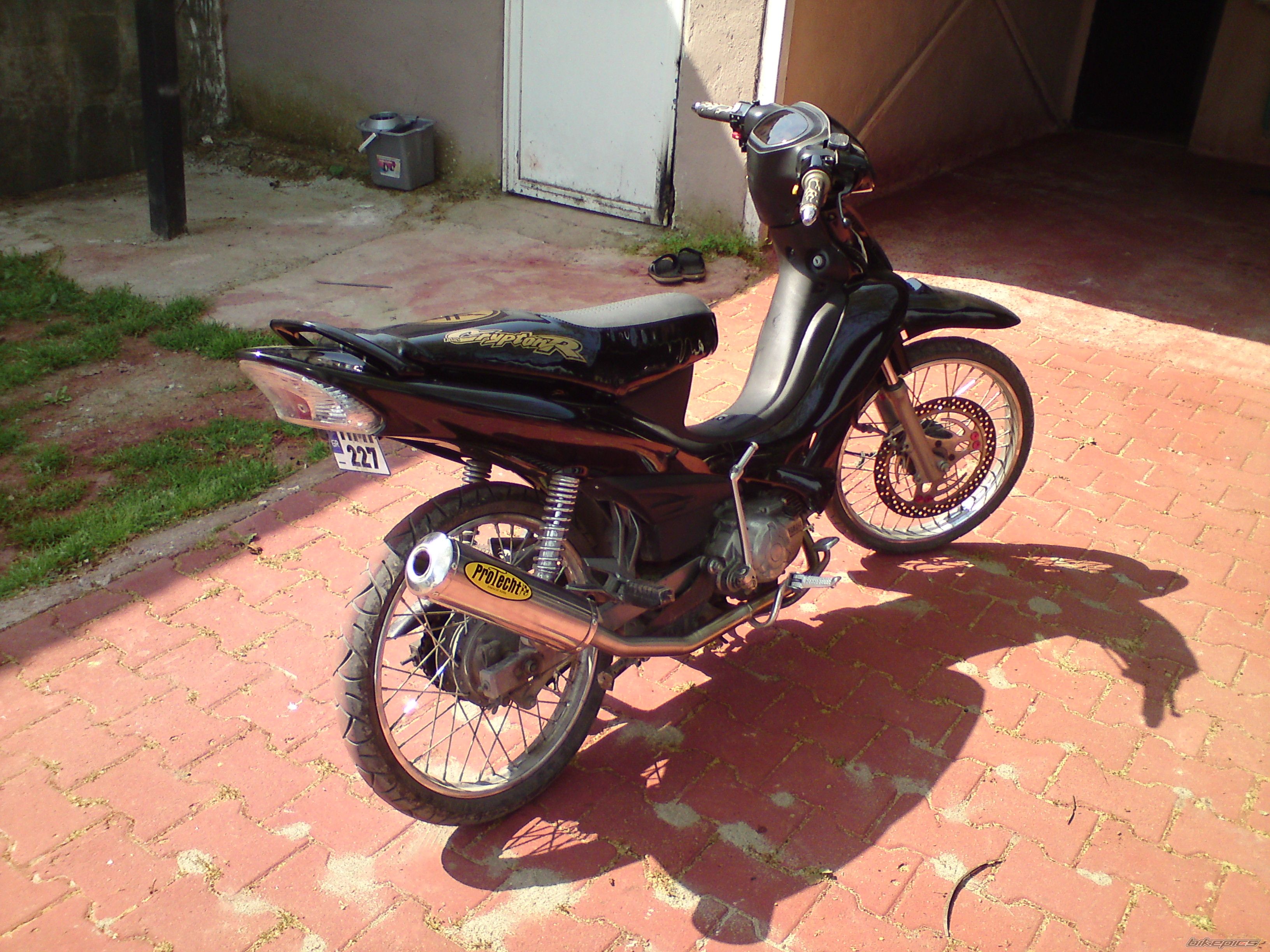 Photo 1965884