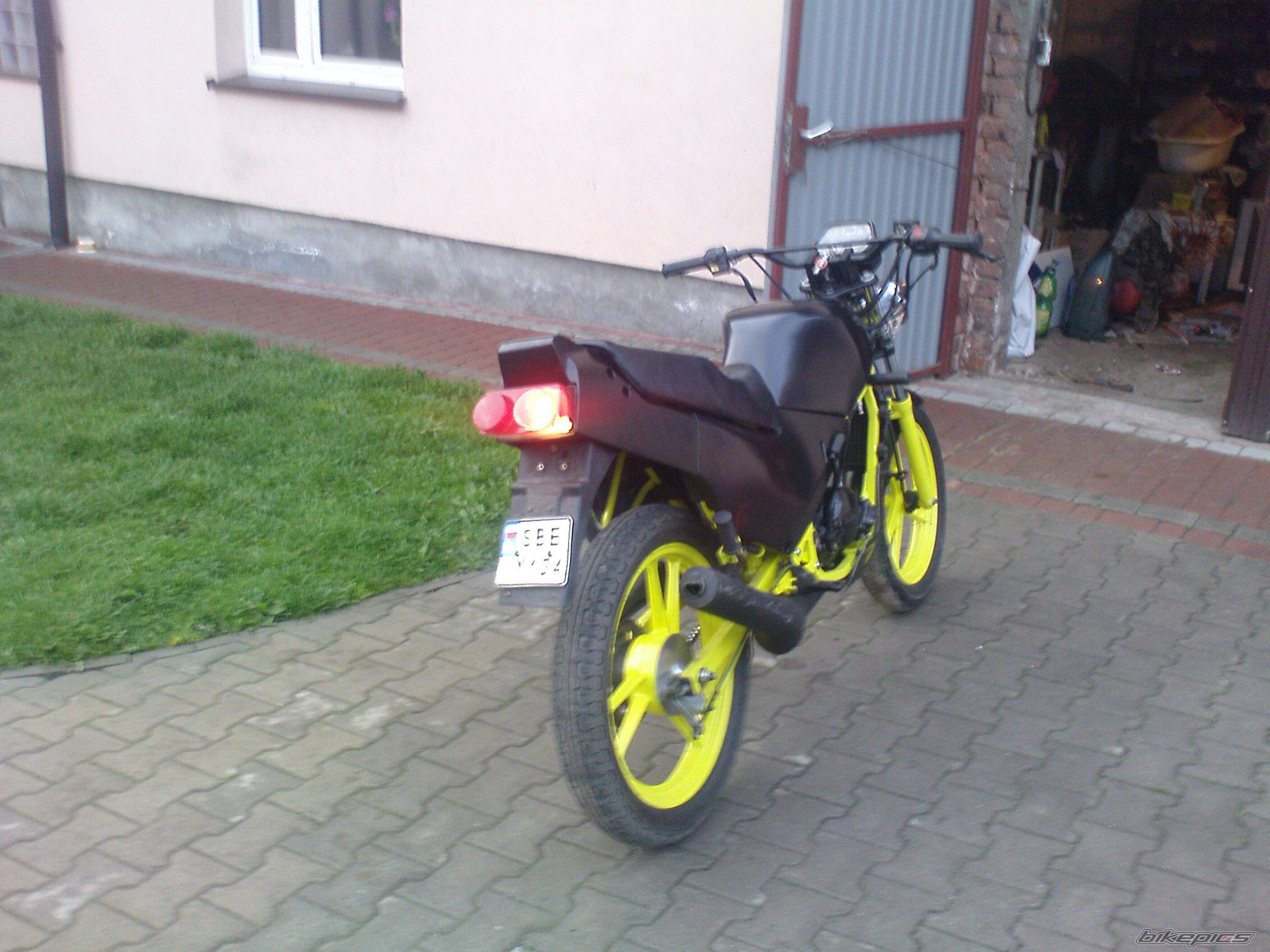 Photo 1967077