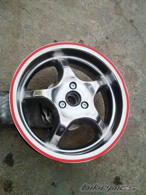 Photo 1967136
