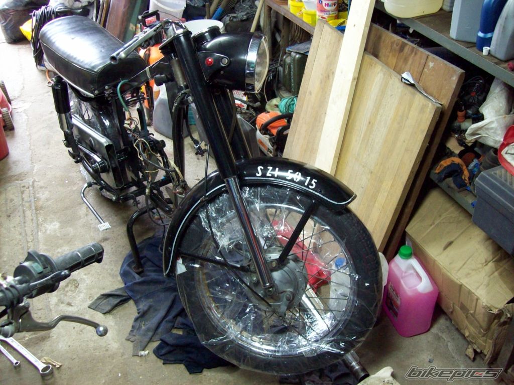 Photo 1967392