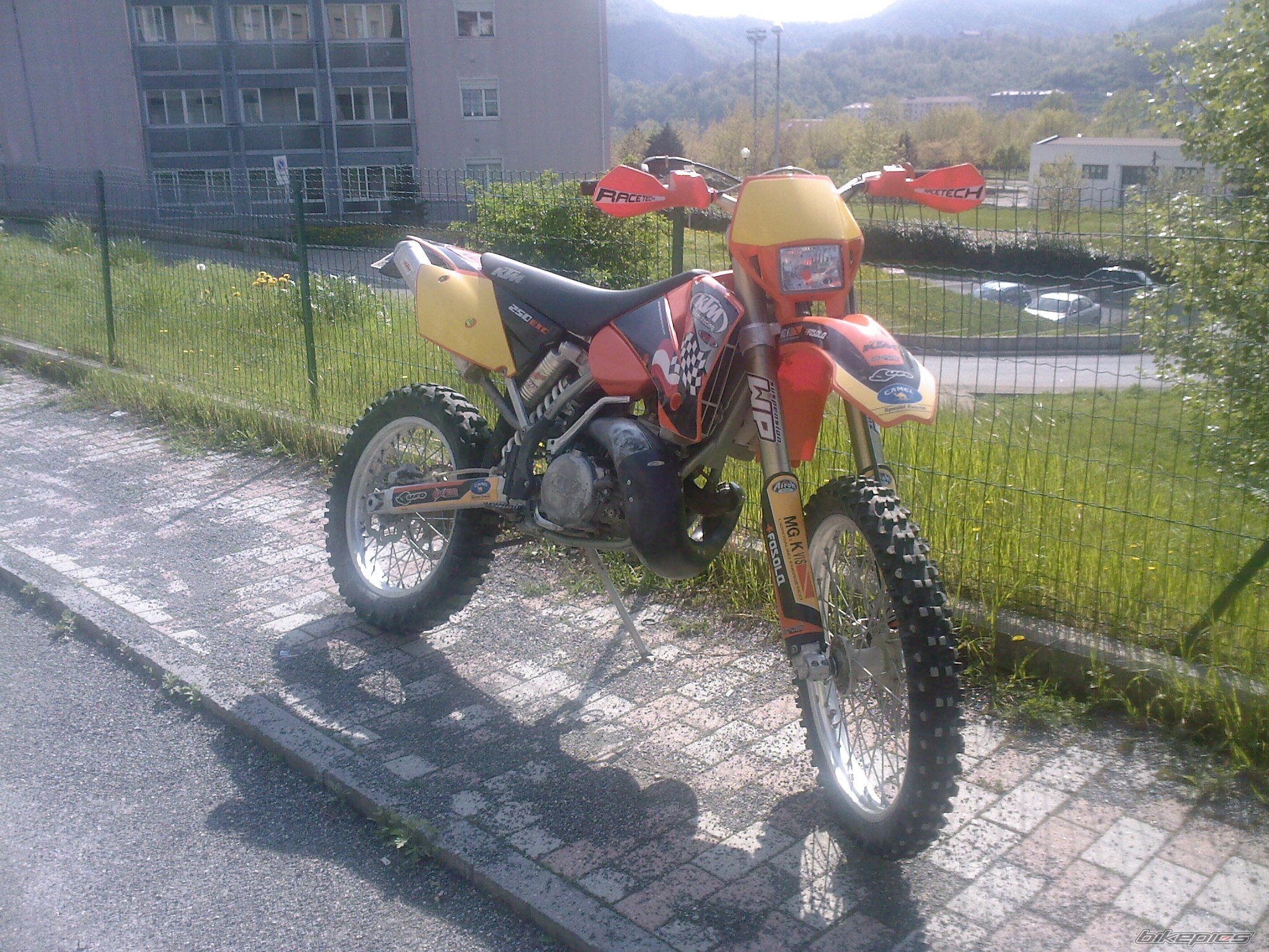 Photo 1969156